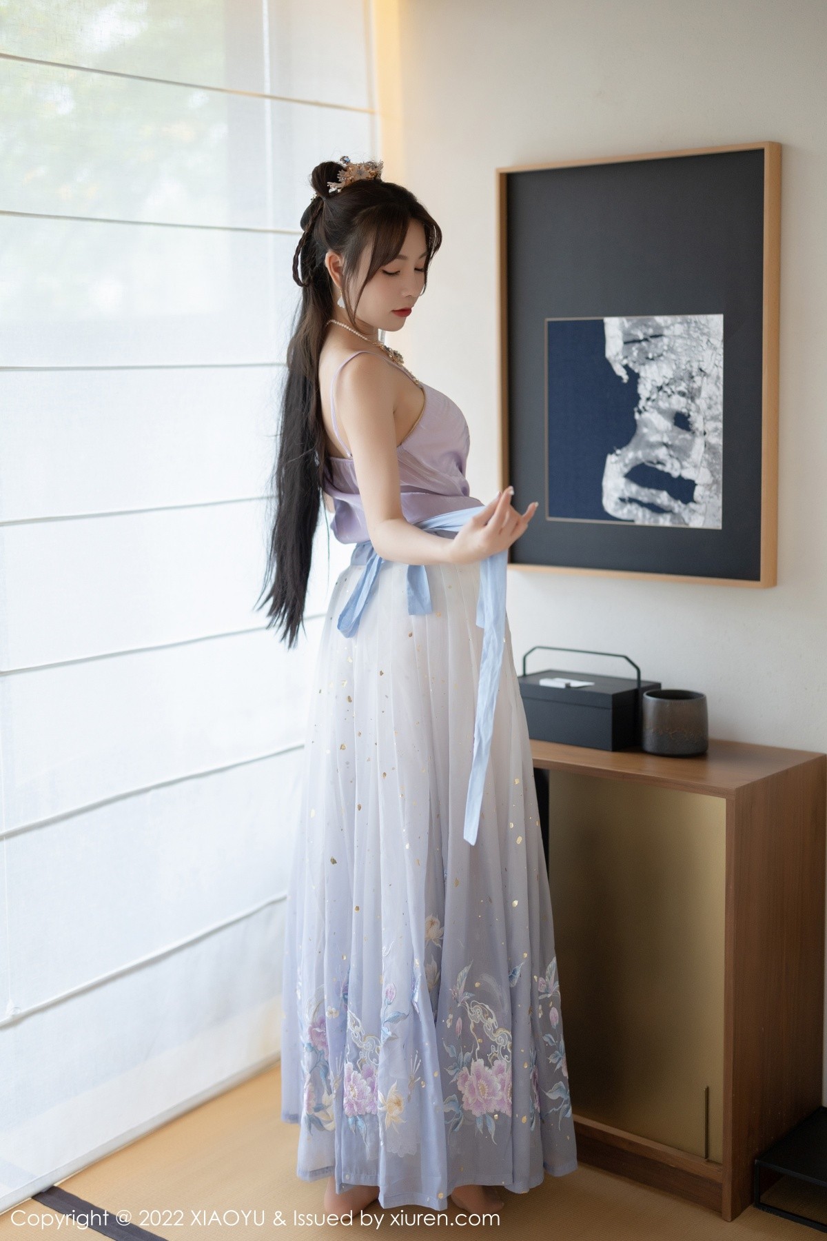 xgyw.top_[XiaoYu画语界]Vol.866_女神徐莉芝Booty杭州旅拍浅紫色古装服配超薄无内肉丝诱惑写真94P