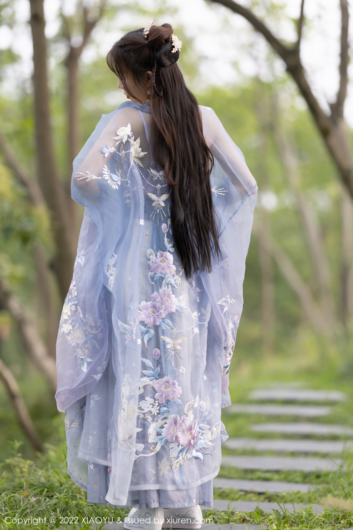 xgyw.top_[XiaoYu画语界]Vol.866_女神徐莉芝Booty杭州旅拍浅紫色古装服配超薄无内肉丝诱惑写真94P