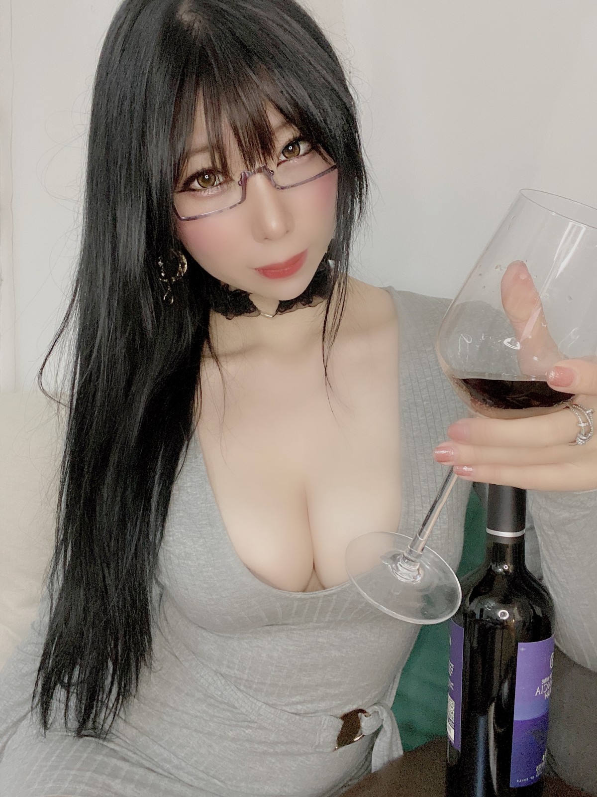 xgyw.top_Coser美女鹿野希酒醉前辈主题私房低胸服饰配蕾丝袜秀豪乳翘臀惹火诱惑写真124P