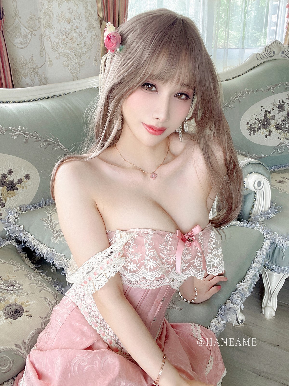 xgyw.top_Coser美女雨波_HaneAme窕窕淑女主题私房性感粉色低胸连身裙秀豪乳诱惑写真55P