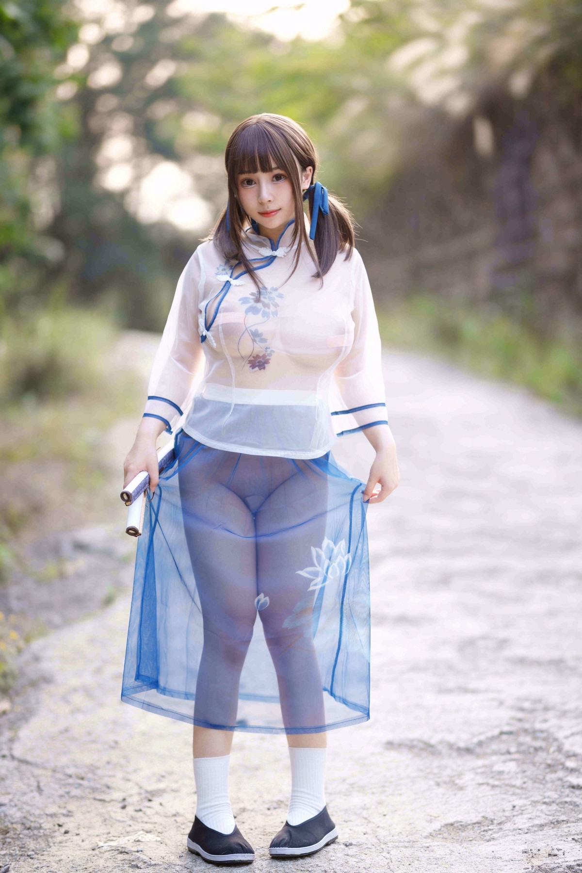 xgyw.top_网络美女胡桃猫Kurumineko乡野小娇妻主题户外脱性感薄透服饰露豪乳诱惑写真69P