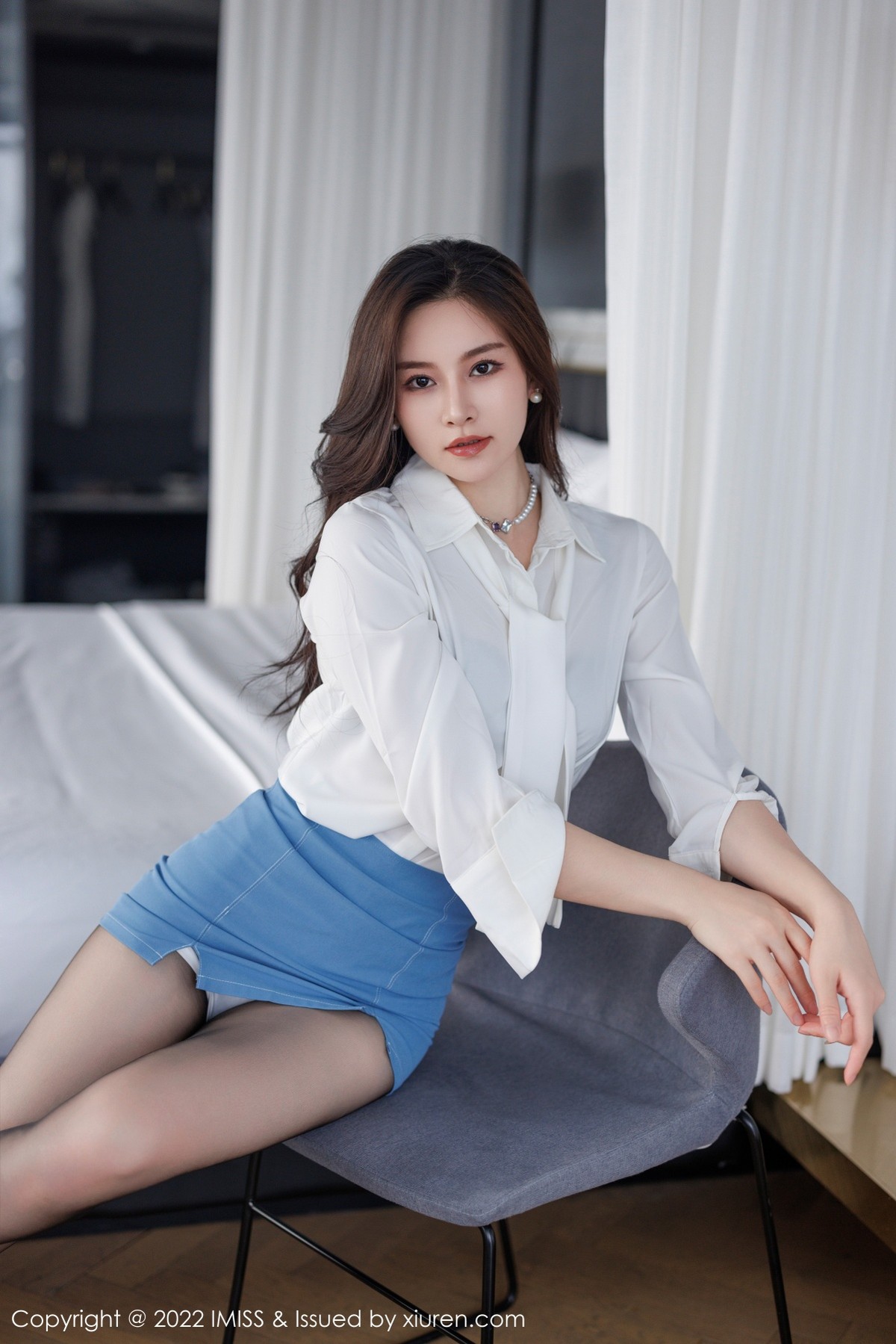 xgyw.top_[IMISS爱蜜社]Vol.700_美女Vanessa性感白T配蓝短裙露蕾丝内衣配超薄黑丝诱惑写真68P