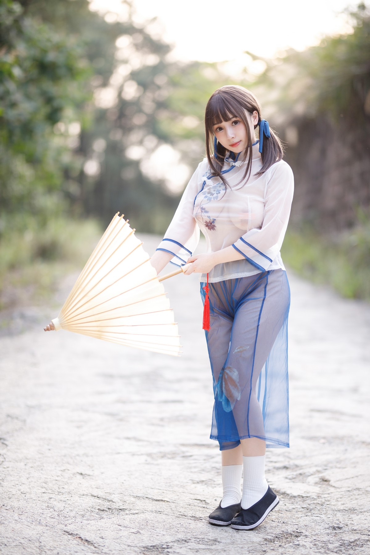 xgyw.top_网络美女胡桃猫Kurumineko乡野小娇妻主题户外脱性感薄透服饰露豪乳诱惑写真69P