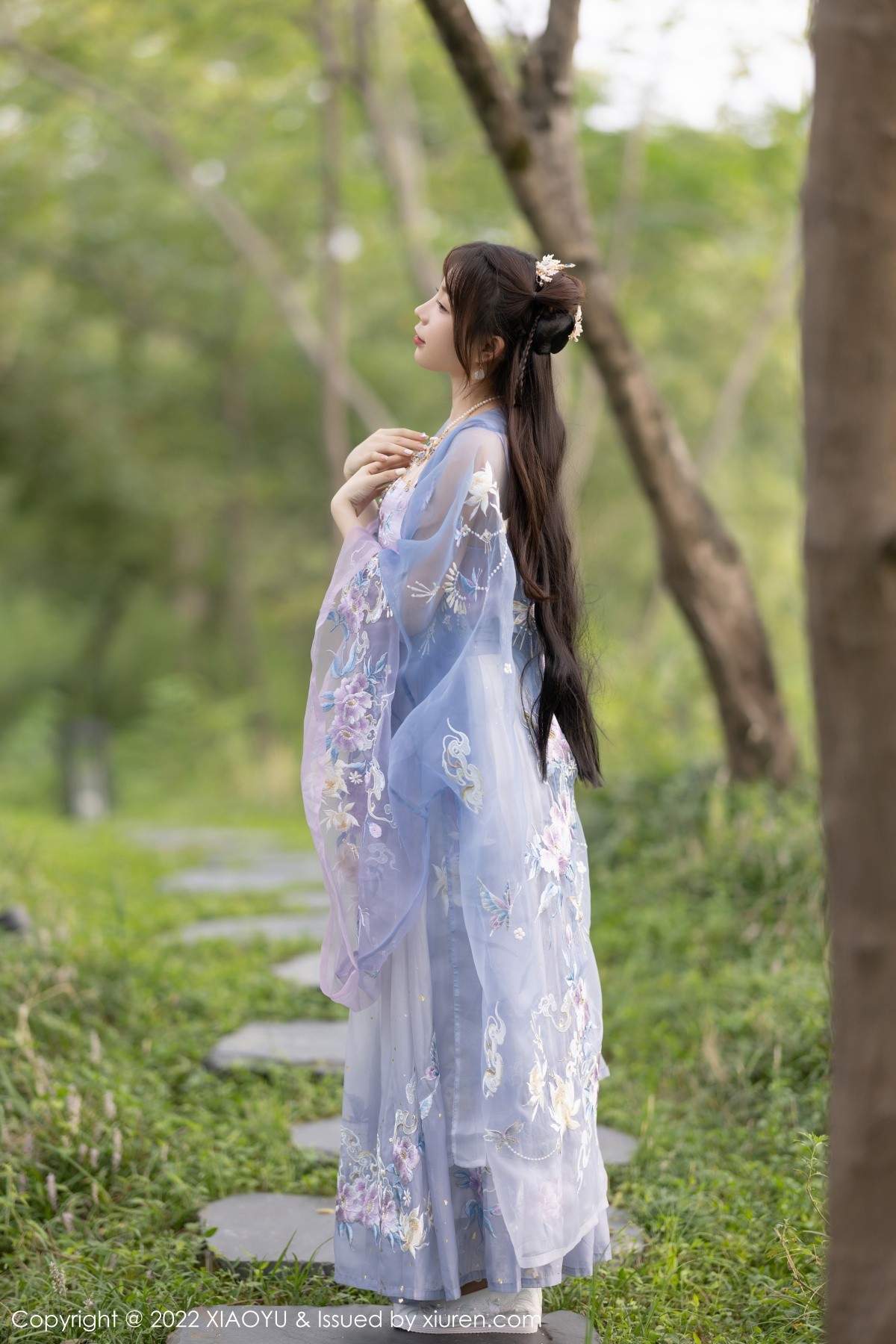 xgyw.top_[XiaoYu画语界]Vol.866_女神徐莉芝Booty杭州旅拍浅紫色古装服配超薄无内肉丝诱惑写真94P