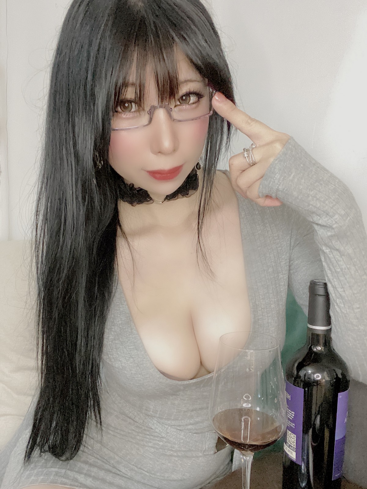 xgyw.top_Coser美女鹿野希酒醉前辈主题私房低胸服饰配蕾丝袜秀豪乳翘臀惹火诱惑写真124P