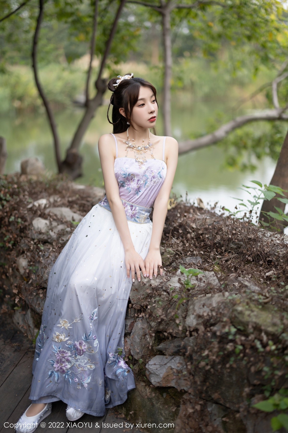 xgyw.top_[XiaoYu画语界]Vol.866_女神徐莉芝Booty杭州旅拍浅紫色古装服配超薄无内肉丝诱惑写真94P