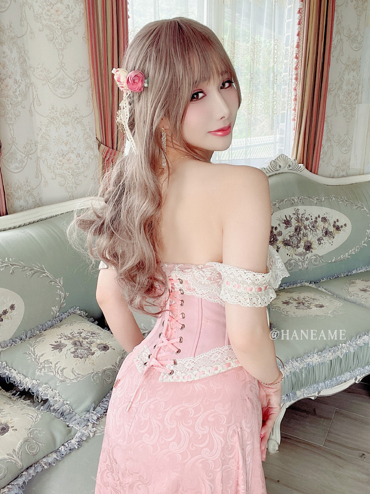 xgyw.top_Coser美女雨波_HaneAme窕窕淑女主题私房性感粉色低胸连身裙秀豪乳诱惑写真55P