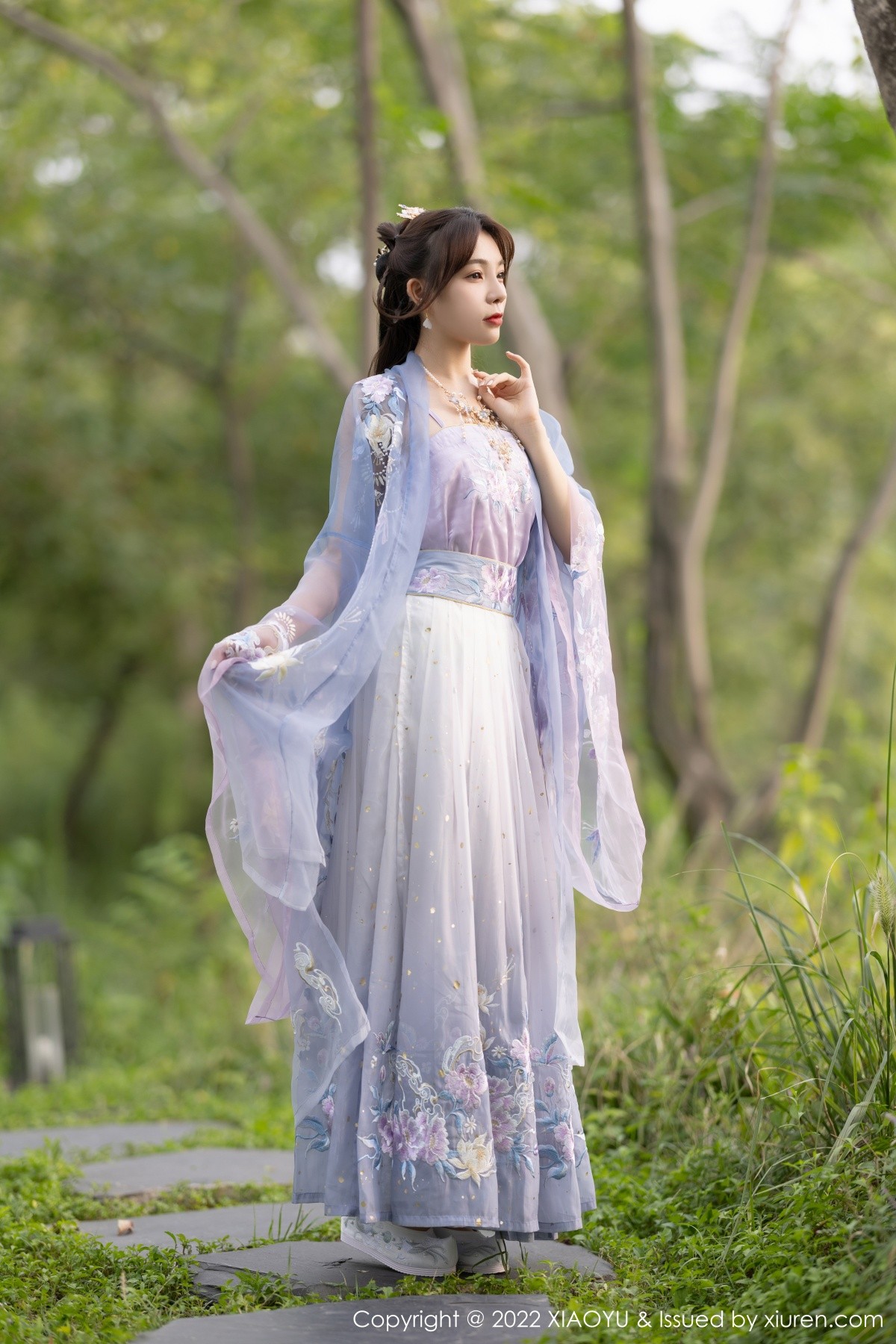 xgyw.top_[XiaoYu画语界]Vol.866_女神徐莉芝Booty杭州旅拍浅紫色古装服配超薄无内肉丝诱惑写真94P