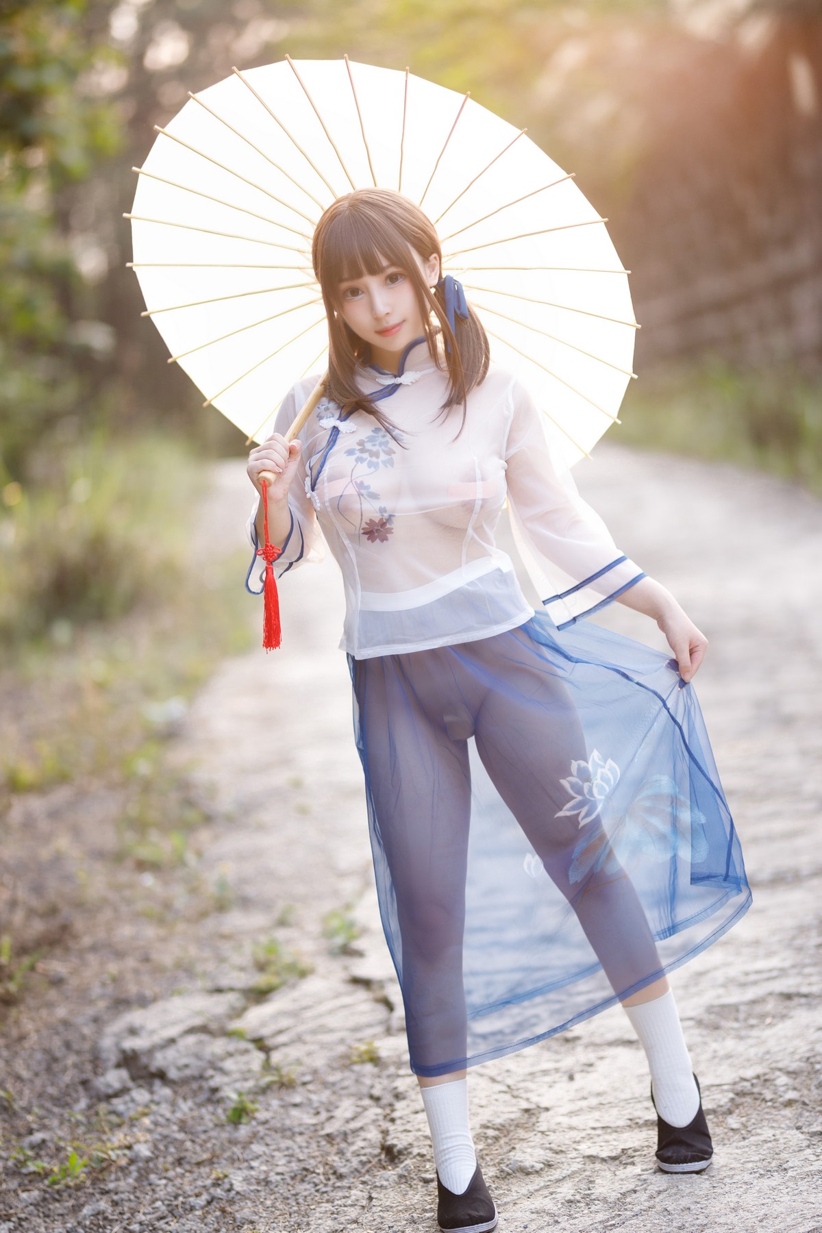 xgyw.top_网络美女胡桃猫Kurumineko乡野小娇妻主题户外脱性感薄透服饰露豪乳诱惑写真69P