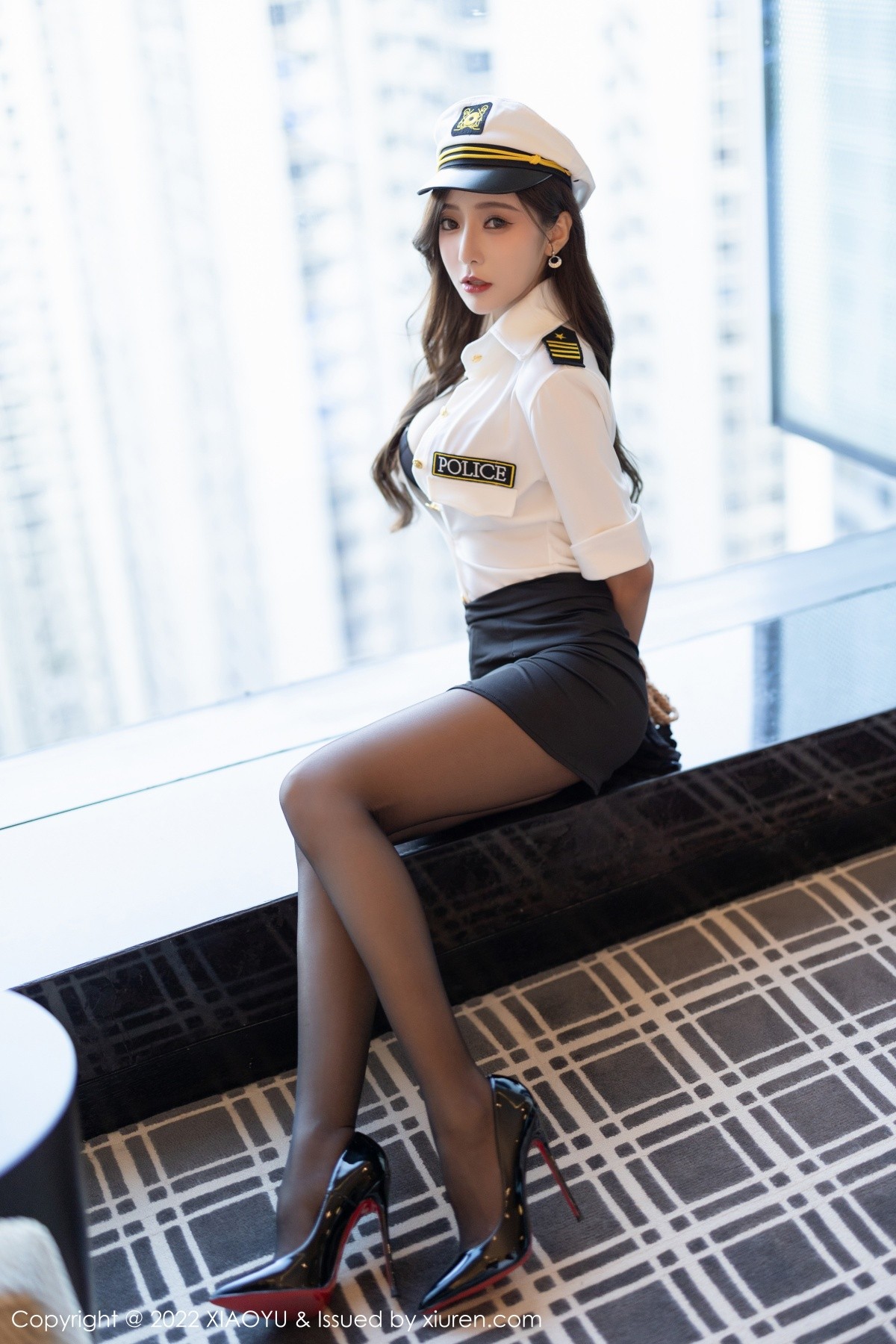 xgyw.top_[XiaoYu画语界]Vol.867_女神王馨瑶yanni韩国女警官制服露蕾丝内衣配破烂黑丝诱惑写真90P