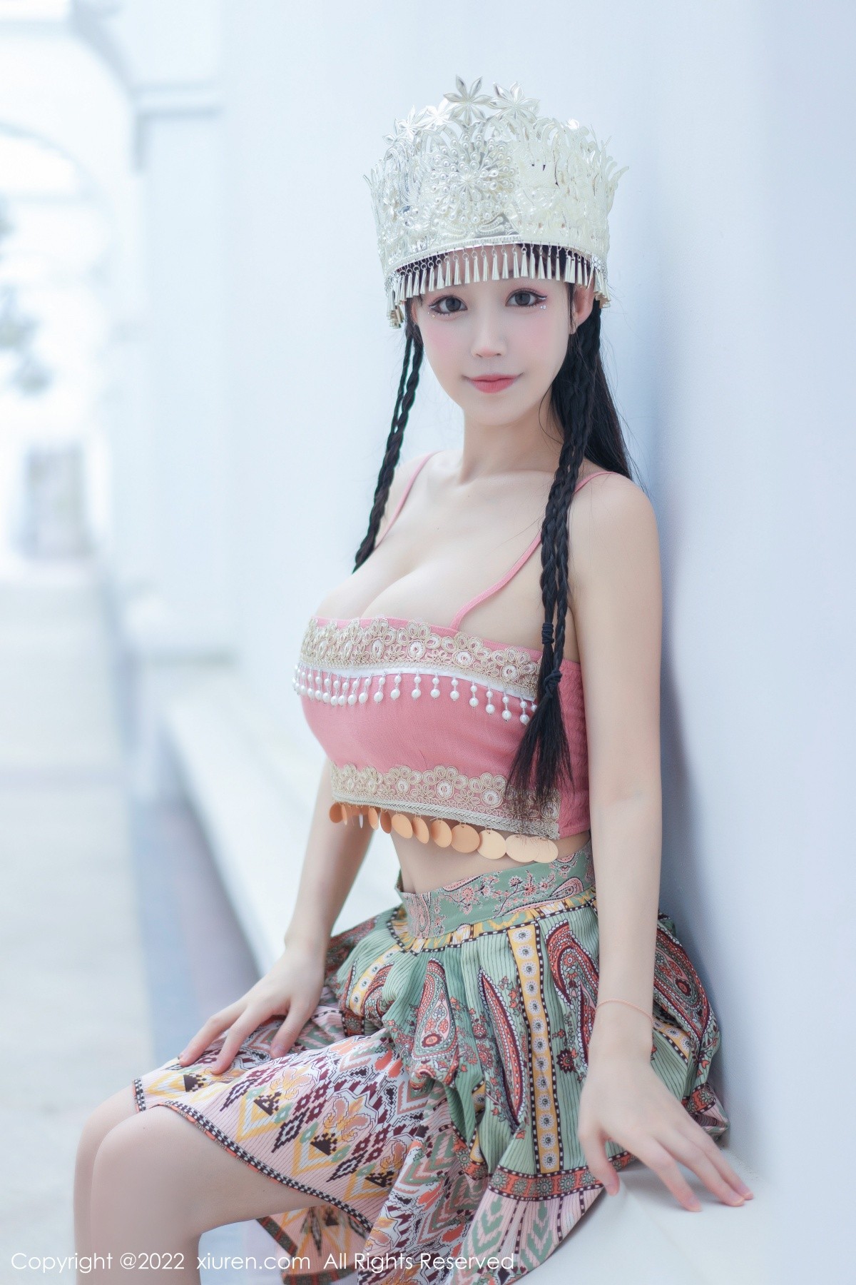 xgyw.top_XiuRen第5615期_女神朱可儿Flora民族服饰装扮性感粉色吊带露傲人豪乳诱惑写真70P