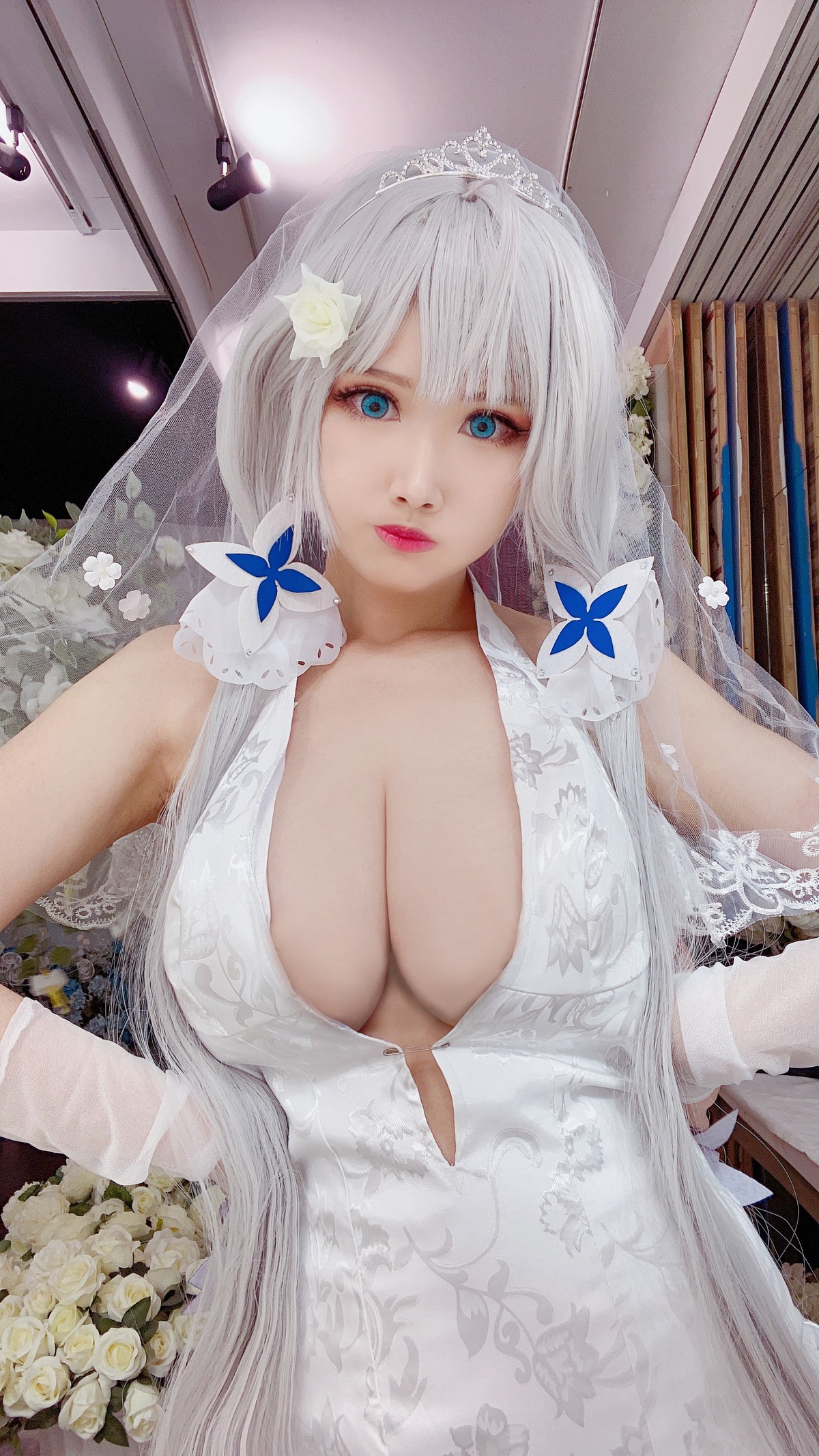 xgyw.top_Coser美女萱-KaYa阿兹雷恩伊拉斯特里亚斯主题白色蕾丝内衣秀惹火身材诱惑写真70P