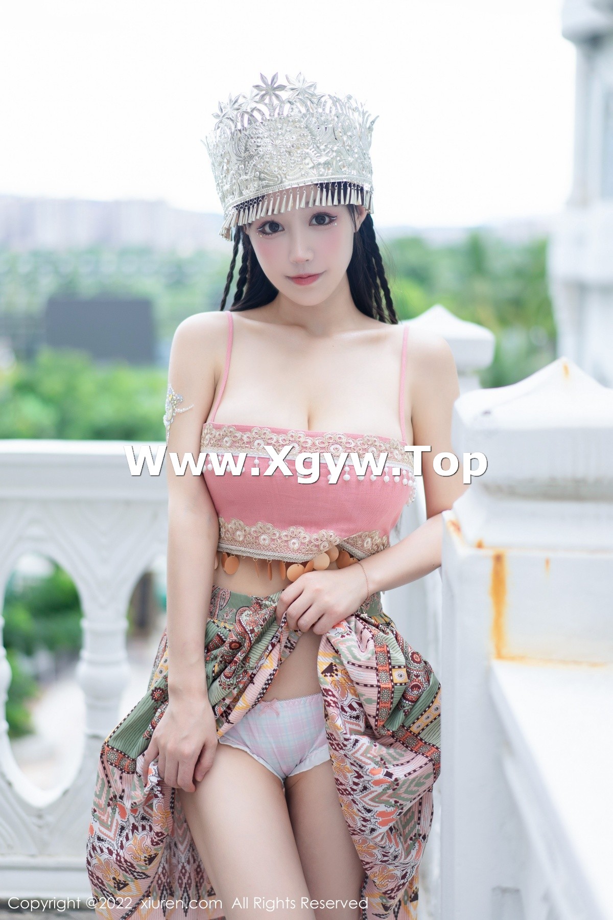 xgyw.top_XiuRen第5615期_女神朱可儿Flora民族服饰装扮性感粉色吊带露傲人豪乳诱惑写真70P