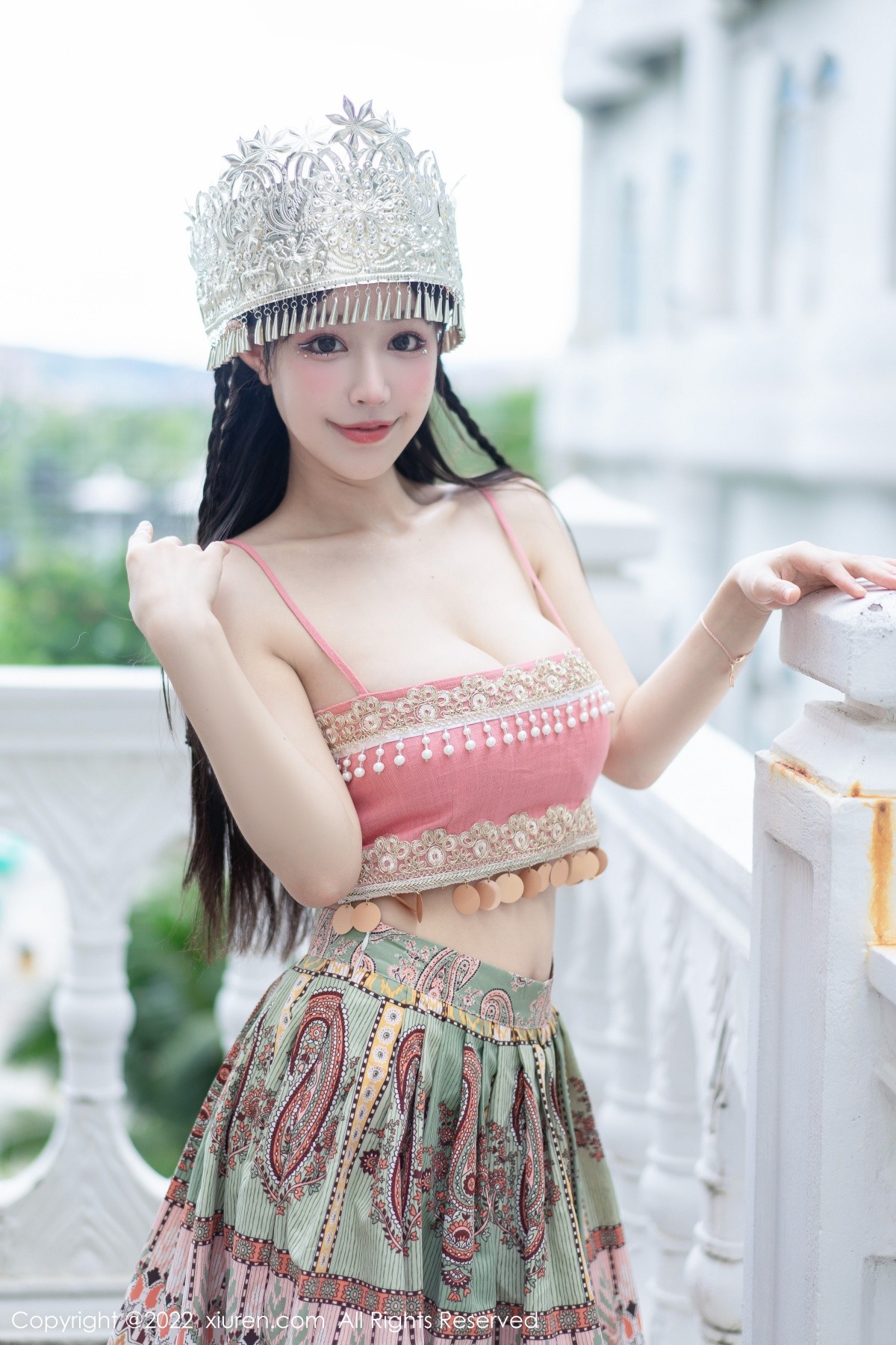 xgyw.top_XiuRen第5615期_女神朱可儿Flora民族服饰装扮性感粉色吊带露傲人豪乳诱惑写真70P