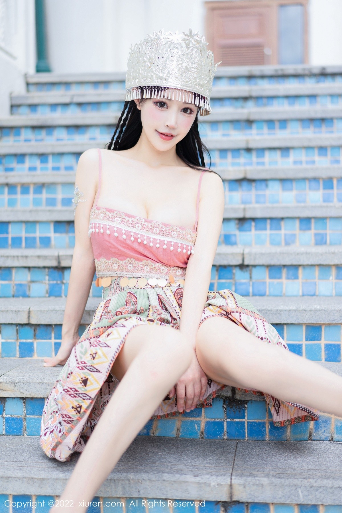 xgyw.top_XiuRen第5615期_女神朱可儿Flora民族服饰装扮性感粉色吊带露傲人豪乳诱惑写真70P