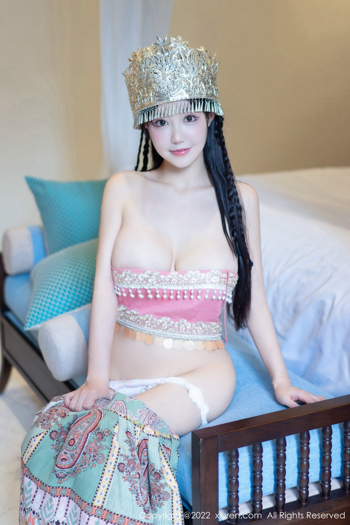 xgyw.top_XiuRen第5615期_女神朱可儿Flora民族服饰装扮性感粉色吊带露傲人豪乳诱惑写真70P