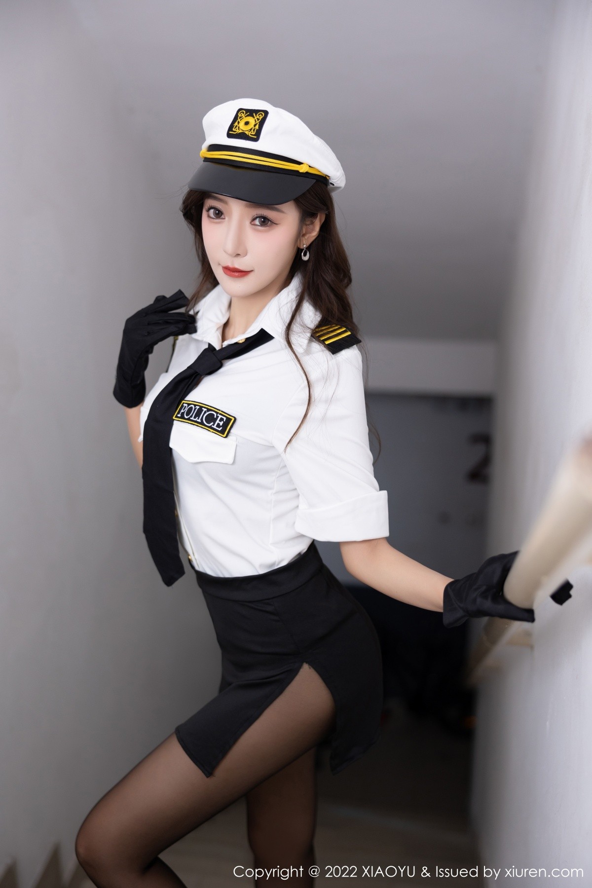 xgyw.top_[XiaoYu画语界]Vol.867_女神王馨瑶yanni韩国女警官制服露蕾丝内衣配破烂黑丝诱惑写真90P