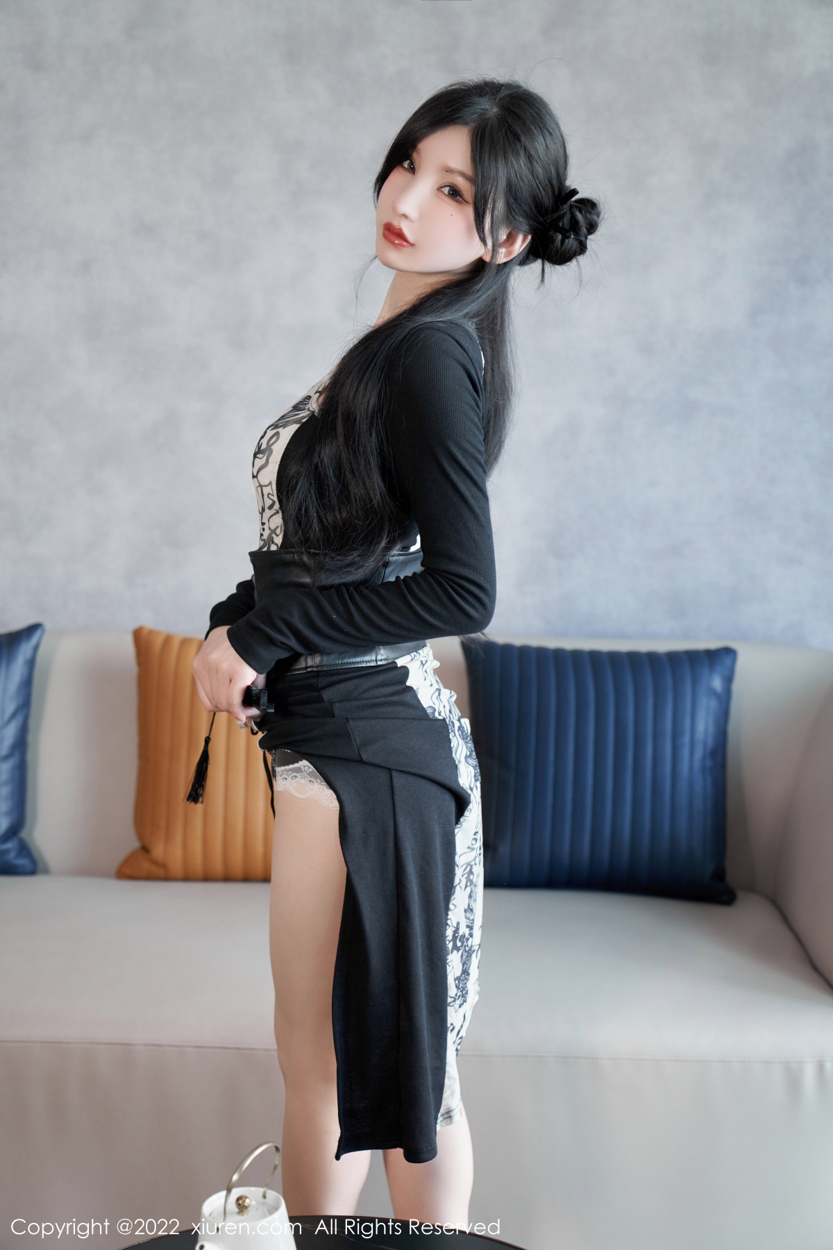 xgyw.top_XiuRen第5623期_女神周于希Sally性感拼色连衣裙配超薄开档肉丝绝美诱惑写真94P