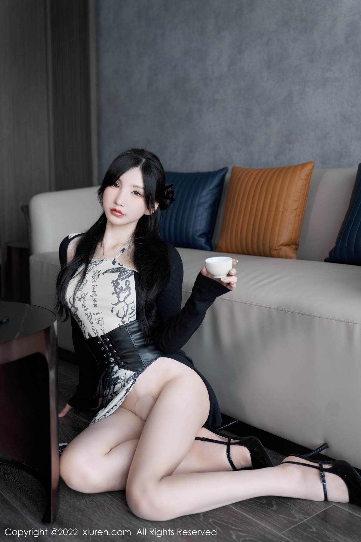 xgyw.top_XiuRen第5623期_女神周于希Sally性感拼色连衣裙配超薄开档肉丝绝美诱惑写真94P