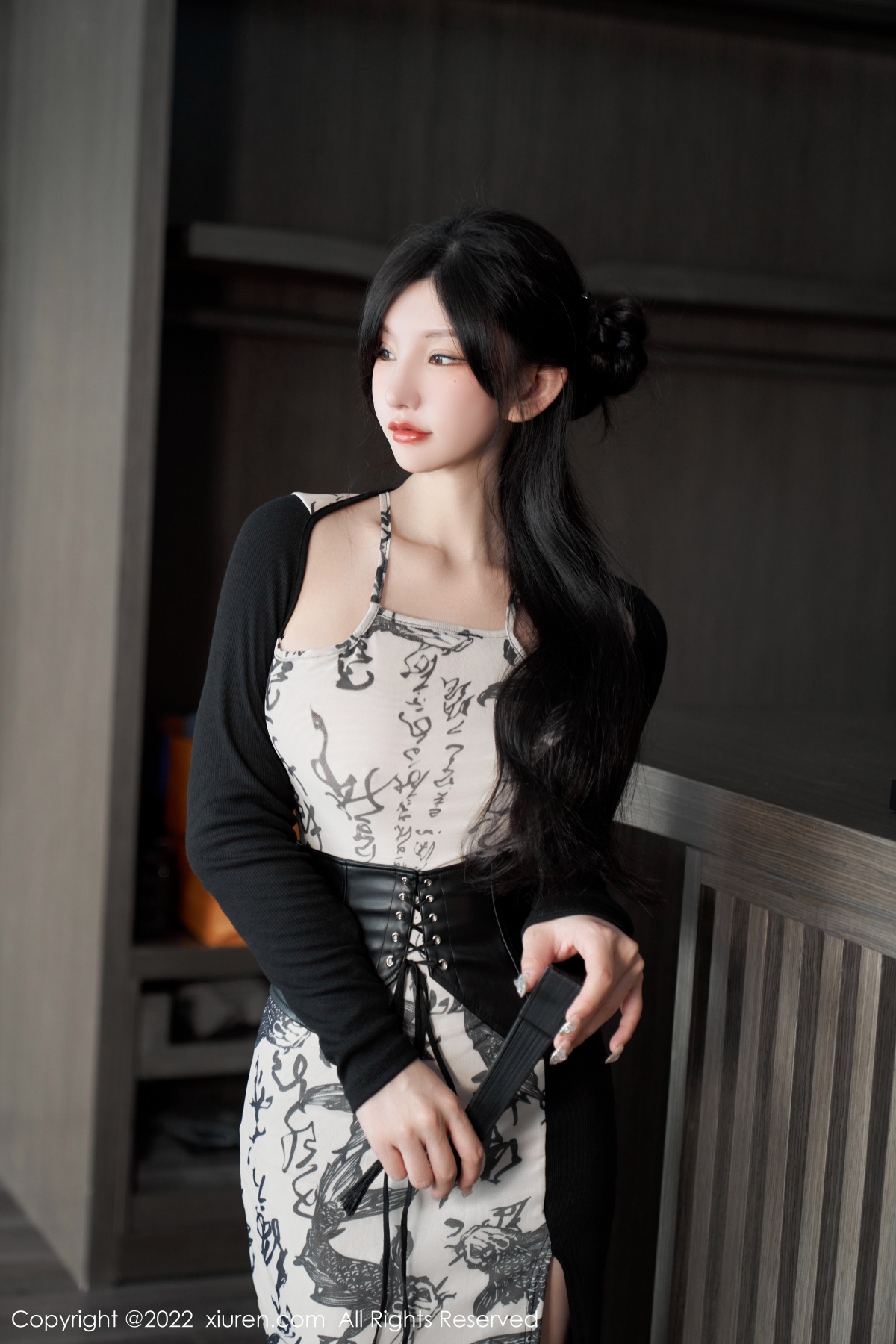 xgyw.top_XiuRen第5623期_女神周于希Sally性感拼色连衣裙配超薄开档肉丝绝美诱惑写真94P