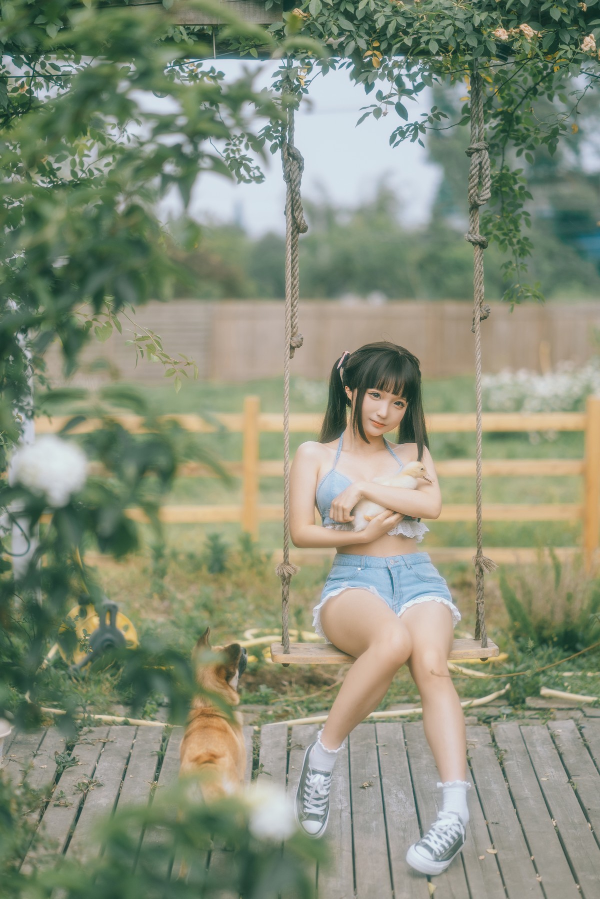 xgyw.top_动漫博主蠢沫沫大巴车主题户外废旧大巴车全脱露豪乳翘臀遮点极致诱惑写真130P