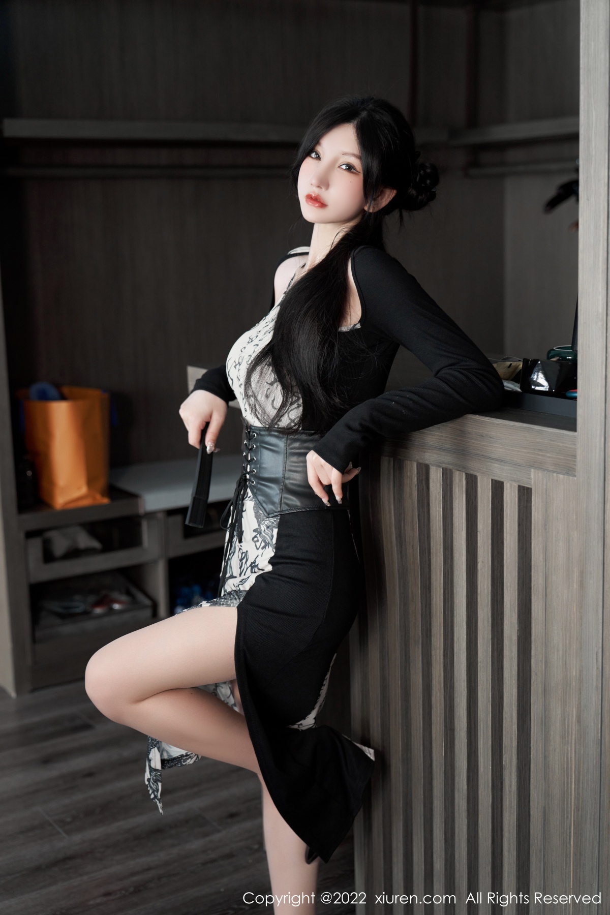 xgyw.top_XiuRen第5623期_女神周于希Sally性感拼色连衣裙配超薄开档肉丝绝美诱惑写真94P