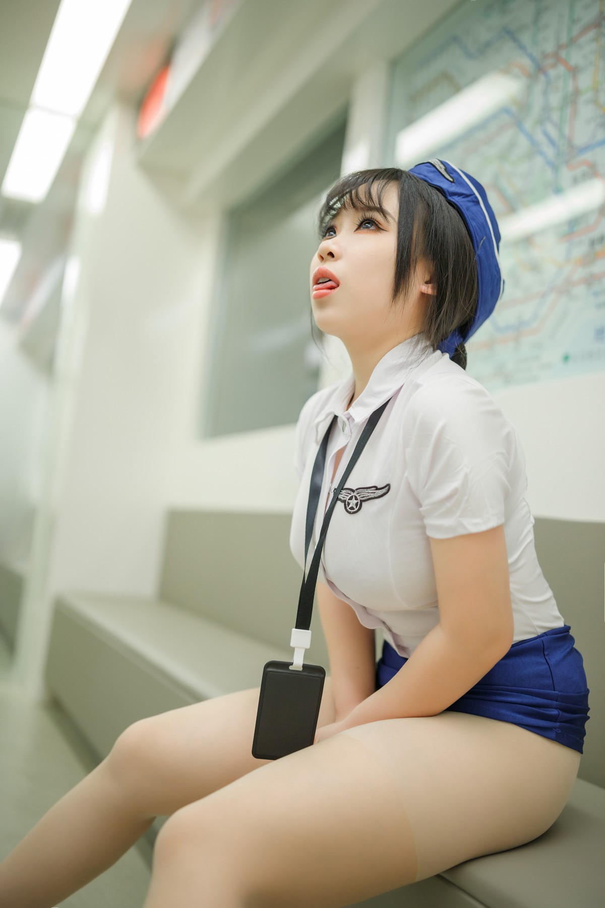 xgyw.top_网络美女yuuhui玉汇＆胡桃猫电车主题性感服饰配开档丝袜秀惹火身材诱惑写真164P