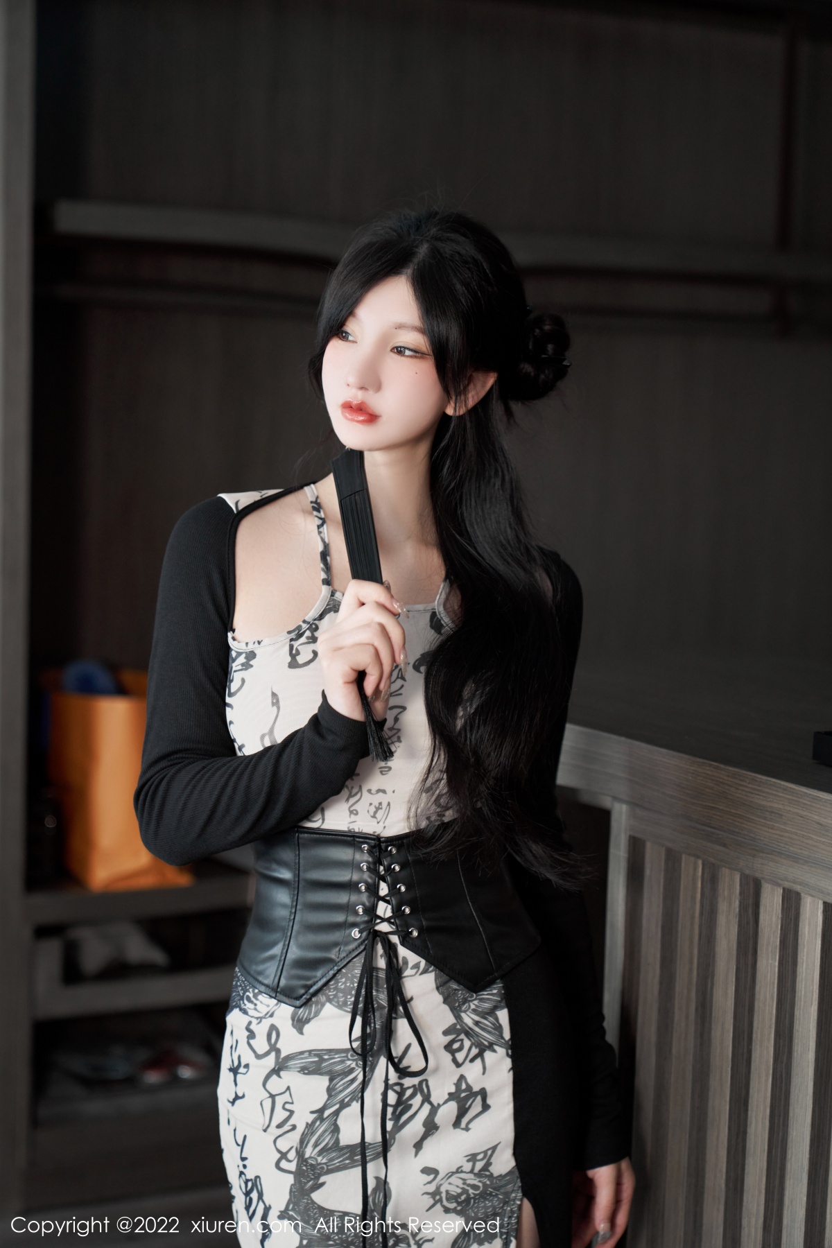 xgyw.top_XiuRen第5623期_女神周于希Sally性感拼色连衣裙配超薄开档肉丝绝美诱惑写真94P