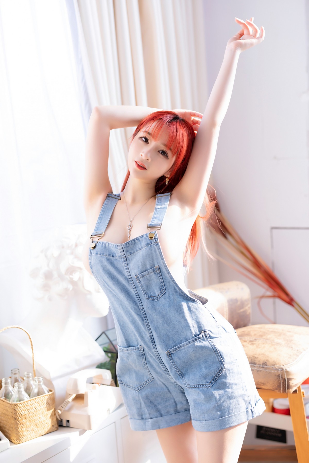 xgyw.top_网络美女叉子宝宝背带裤主题私房性感真空牛仔背带裤侧露豪乳惹火诱惑写真36P