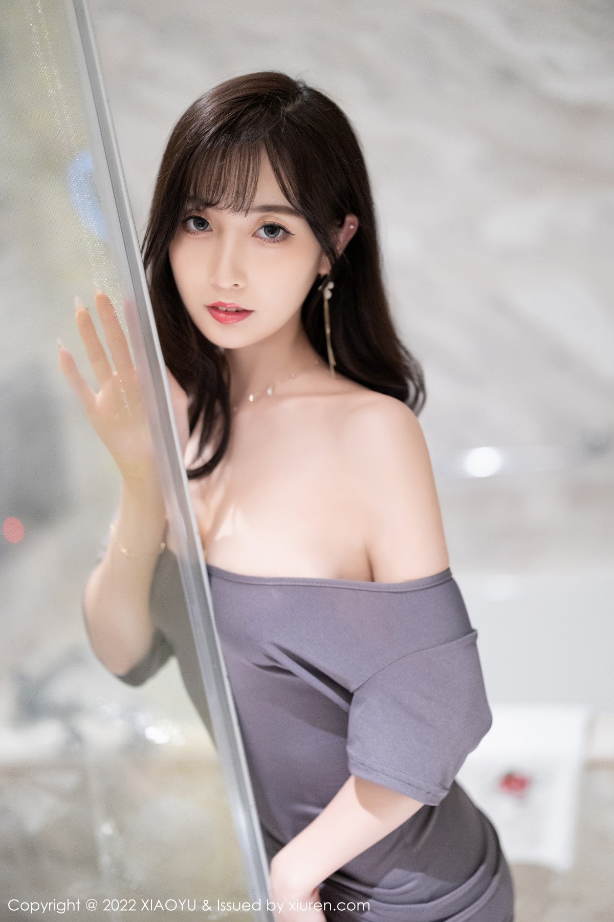 xgyw.top_[XiaoYu画语界]Vol.871_模特林星阑性感露肩灰色连衣短裙配黑丝袜秀曼妙身姿迷人写真77P