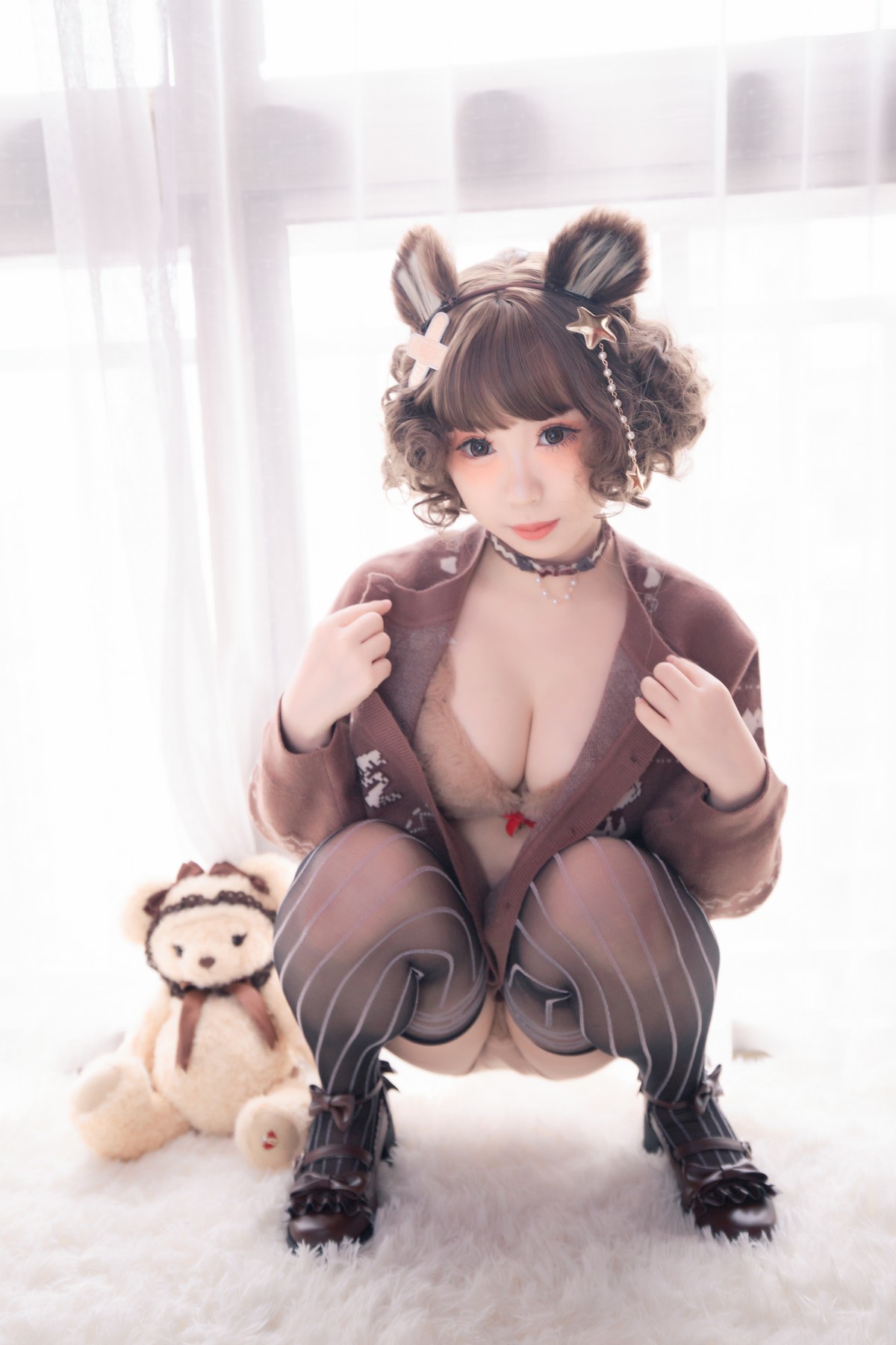 xgyw.top_网络美女胡桃猫Kurumineko熊熊主题私房半脱露傲人豪乳遮点惹火诱惑写真221P