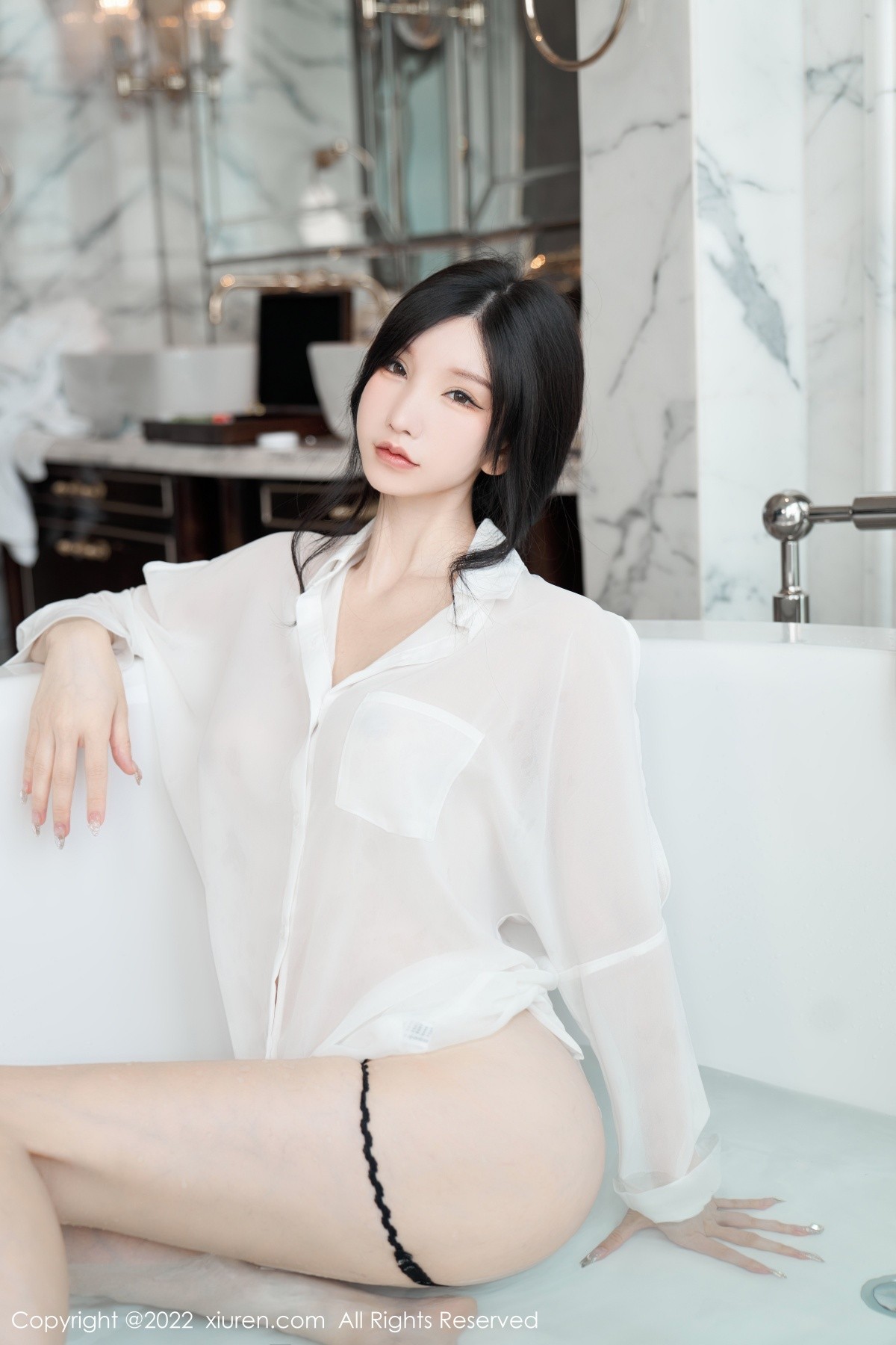 xgyw.top_XiuRen第5638期_女神周于希Sally心愿旅拍浴缸场景性感白色轻透衣湿身诱惑写真84P