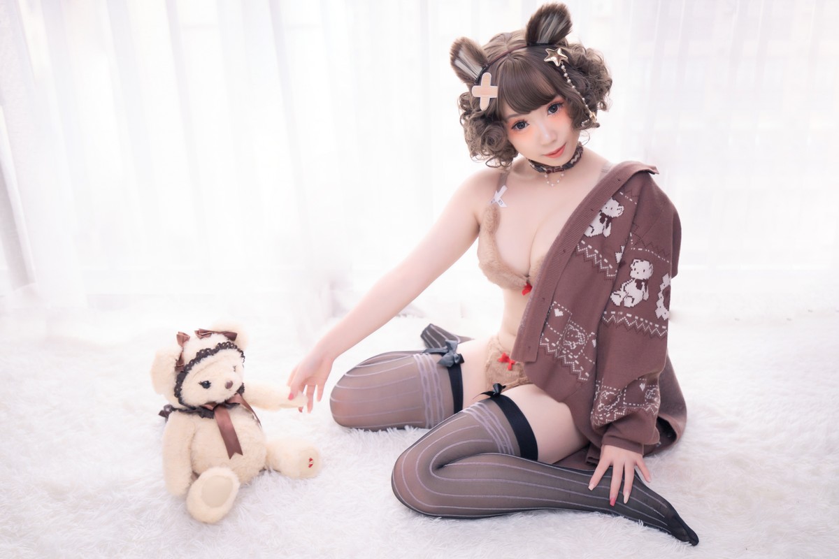xgyw.top_网络美女胡桃猫Kurumineko熊熊主题私房半脱露傲人豪乳遮点惹火诱惑写真221P