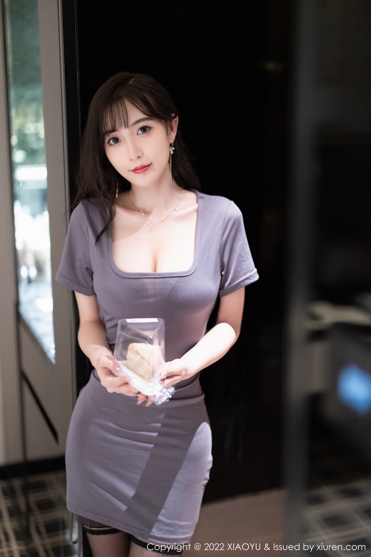 xgyw.top_[XiaoYu画语界]Vol.871_模特林星阑性感露肩灰色连衣短裙配黑丝袜秀曼妙身姿迷人写真77P
