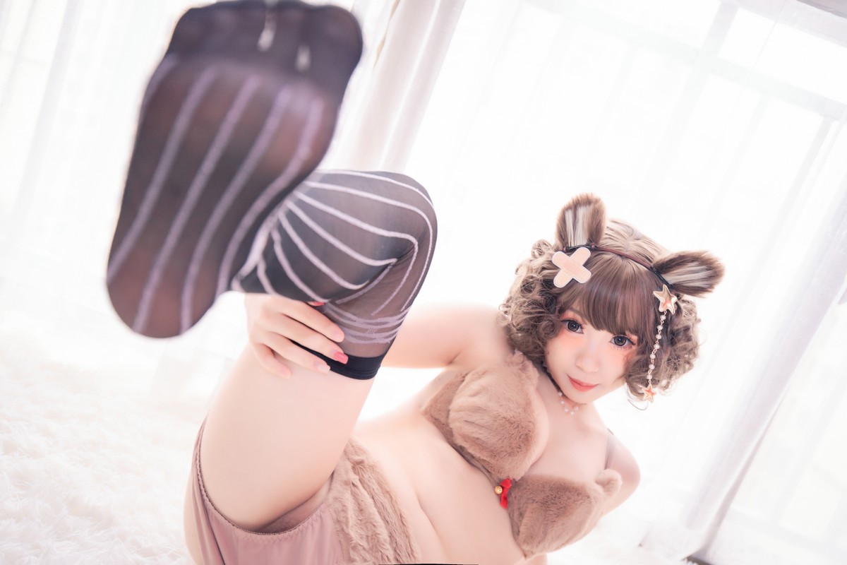 xgyw.top_网络美女胡桃猫Kurumineko熊熊主题私房半脱露傲人豪乳遮点惹火诱惑写真221P