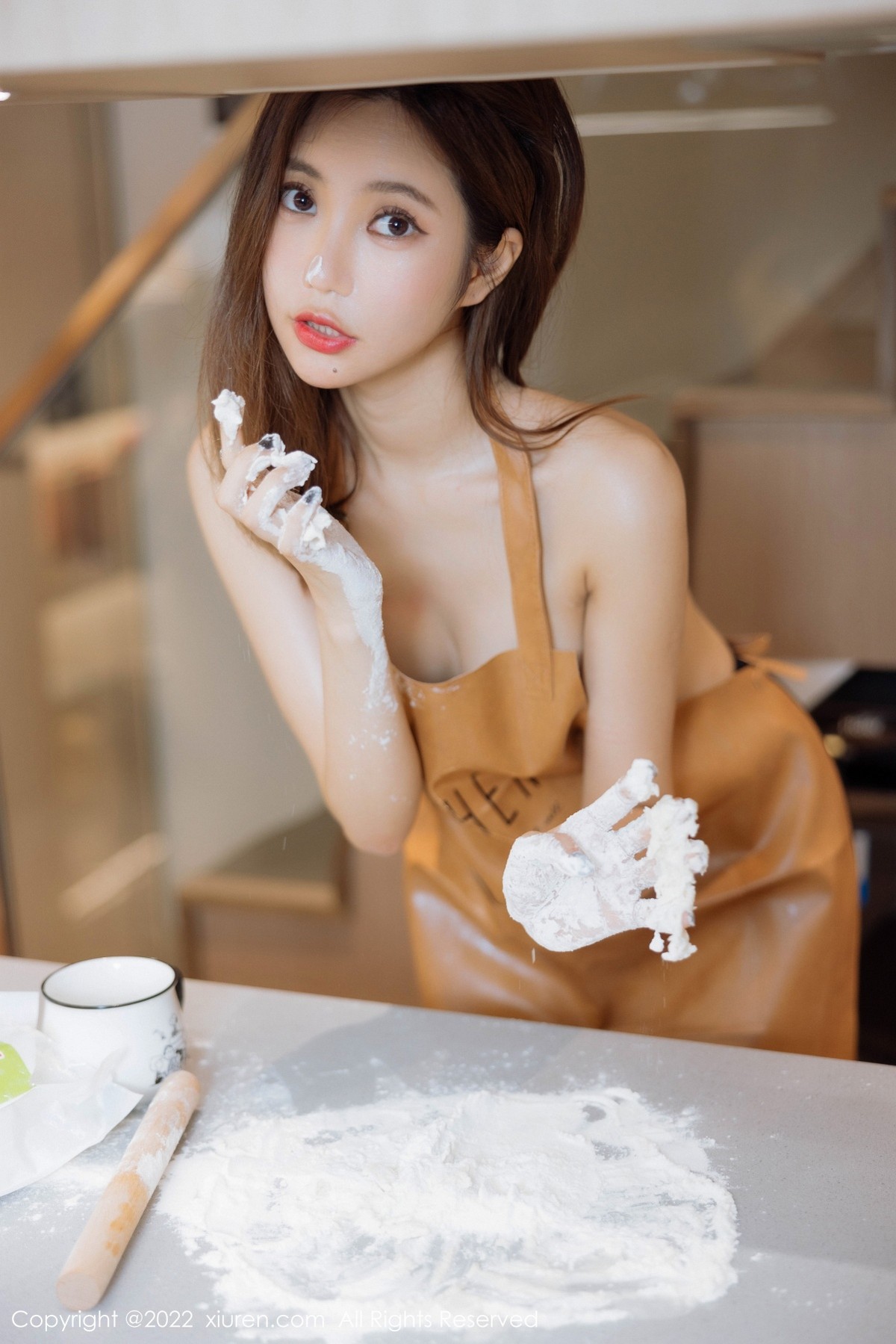 xgyw.top_XiuRen第5634期_女神绮里嘉ula淡粉色连衣短裙 性感真空厨娘围裙撩人诱惑写真63P