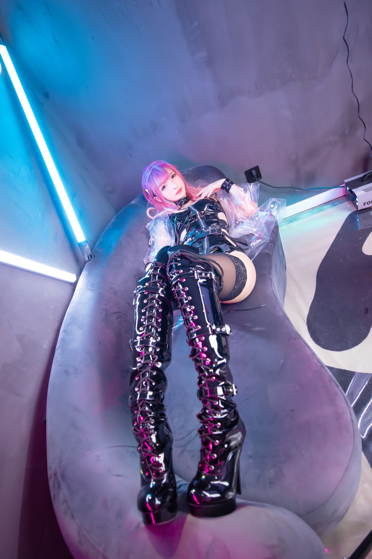 xgyw.top_萝莉美女神楽板真冬Girlspunk2020主题性感黑色皮质服饰配蕾丝袜迷人诱惑写真150P