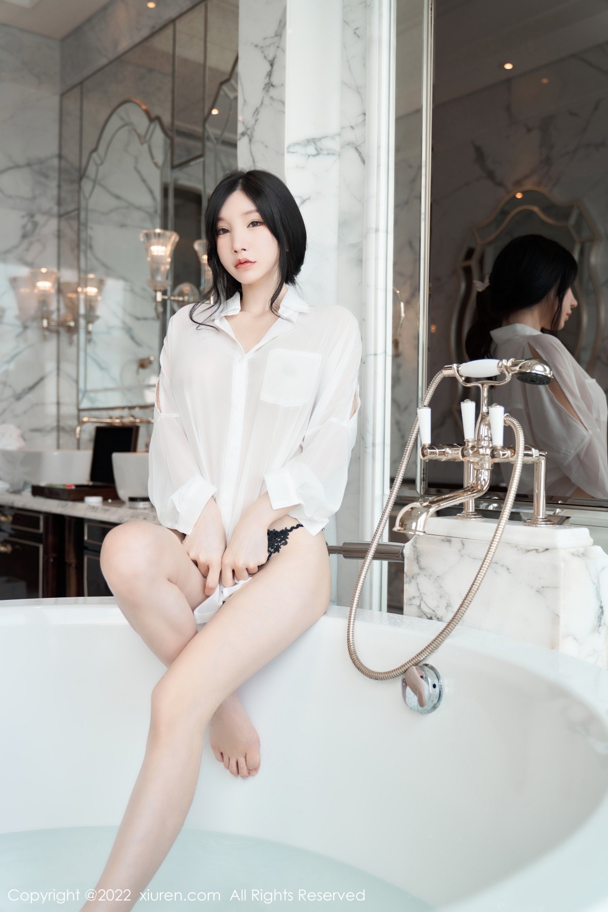 xgyw.top_XiuRen第5638期_女神周于希Sally心愿旅拍浴缸场景性感白色轻透衣湿身诱惑写真84P