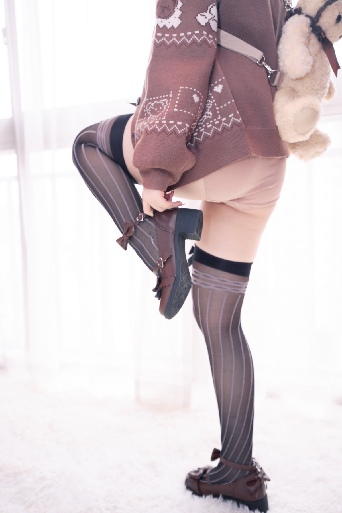 xgyw.top_网络美女胡桃猫Kurumineko熊熊主题私房半脱露傲人豪乳遮点惹火诱惑写真221P