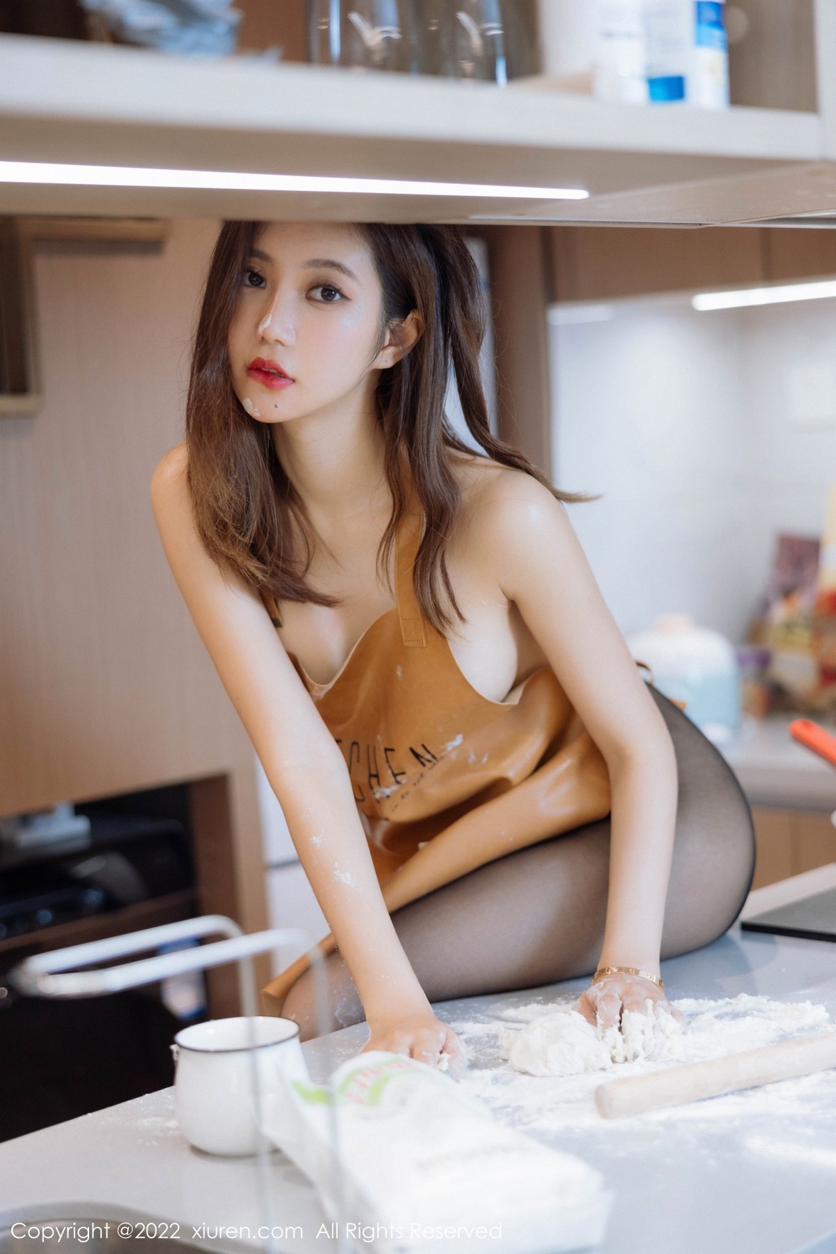 xgyw.top_XiuRen第5634期_女神绮里嘉ula淡粉色连衣短裙 性感真空厨娘围裙撩人诱惑写真63P