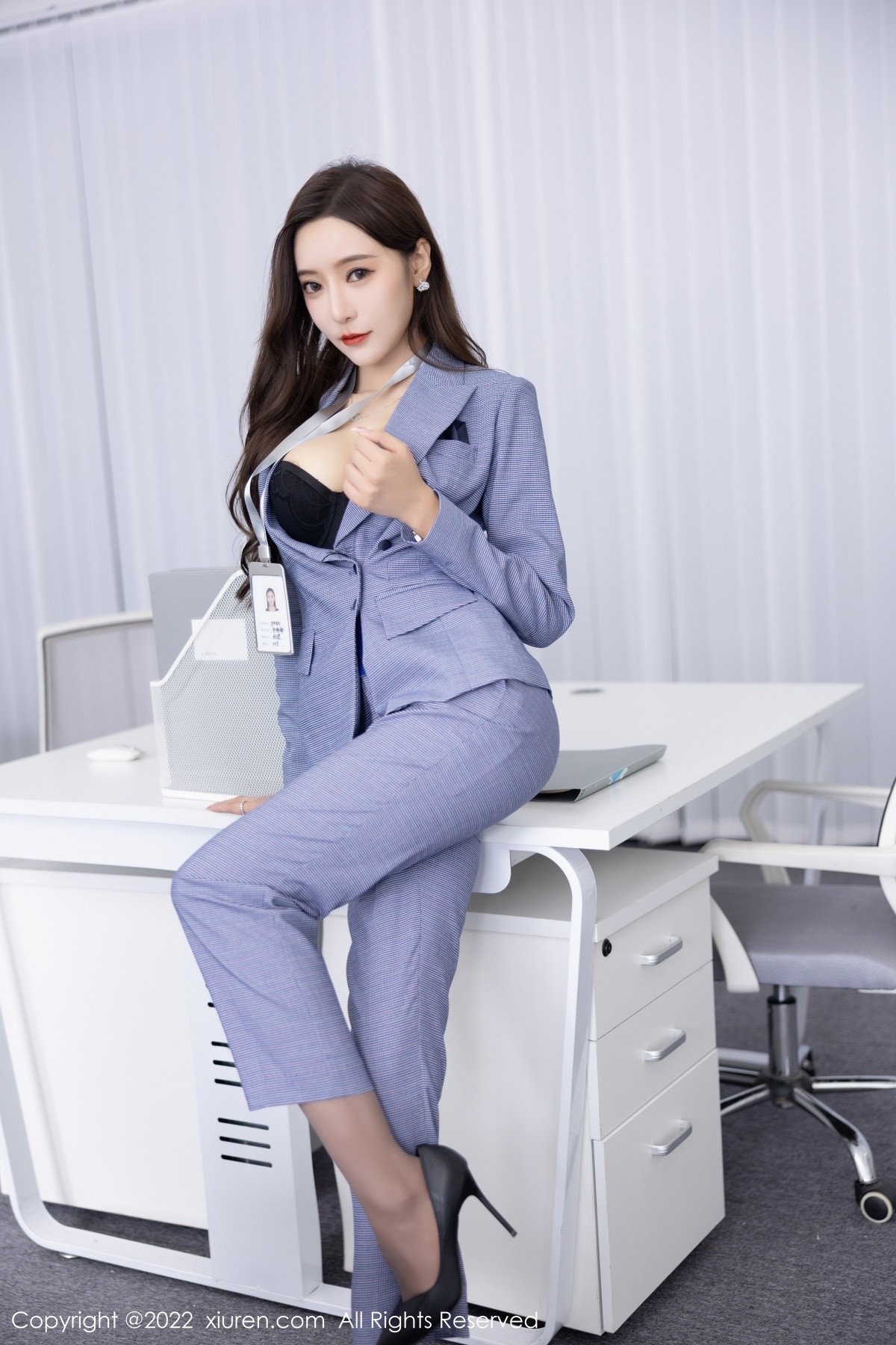 xgyw.top_XiuRen第5629期_女神王馨瑶yanni私房脱蓝灰职业装露性感黑色内衣丰满诱惑写真82P