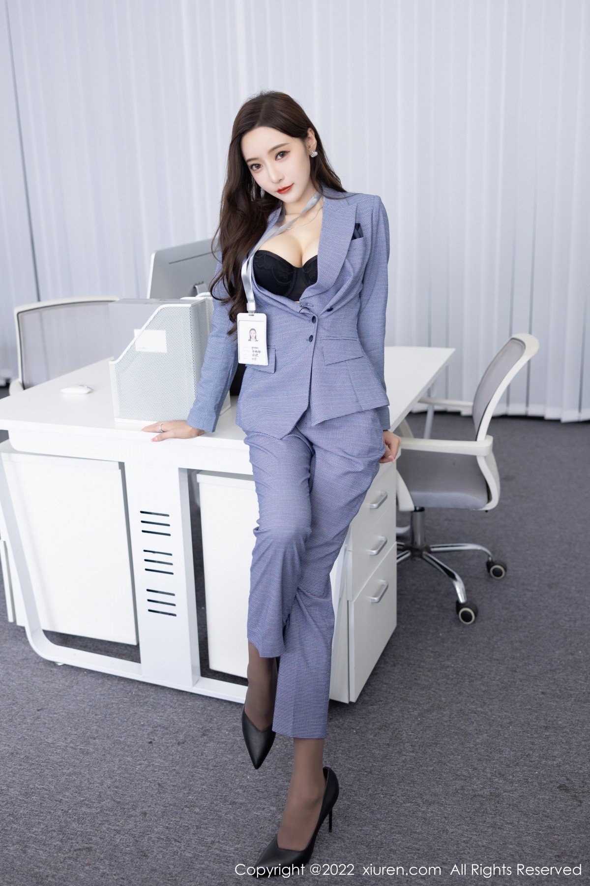 xgyw.top_XiuRen第5629期_女神王馨瑶yanni私房脱蓝灰职业装露性感黑色内衣丰满诱惑写真82P