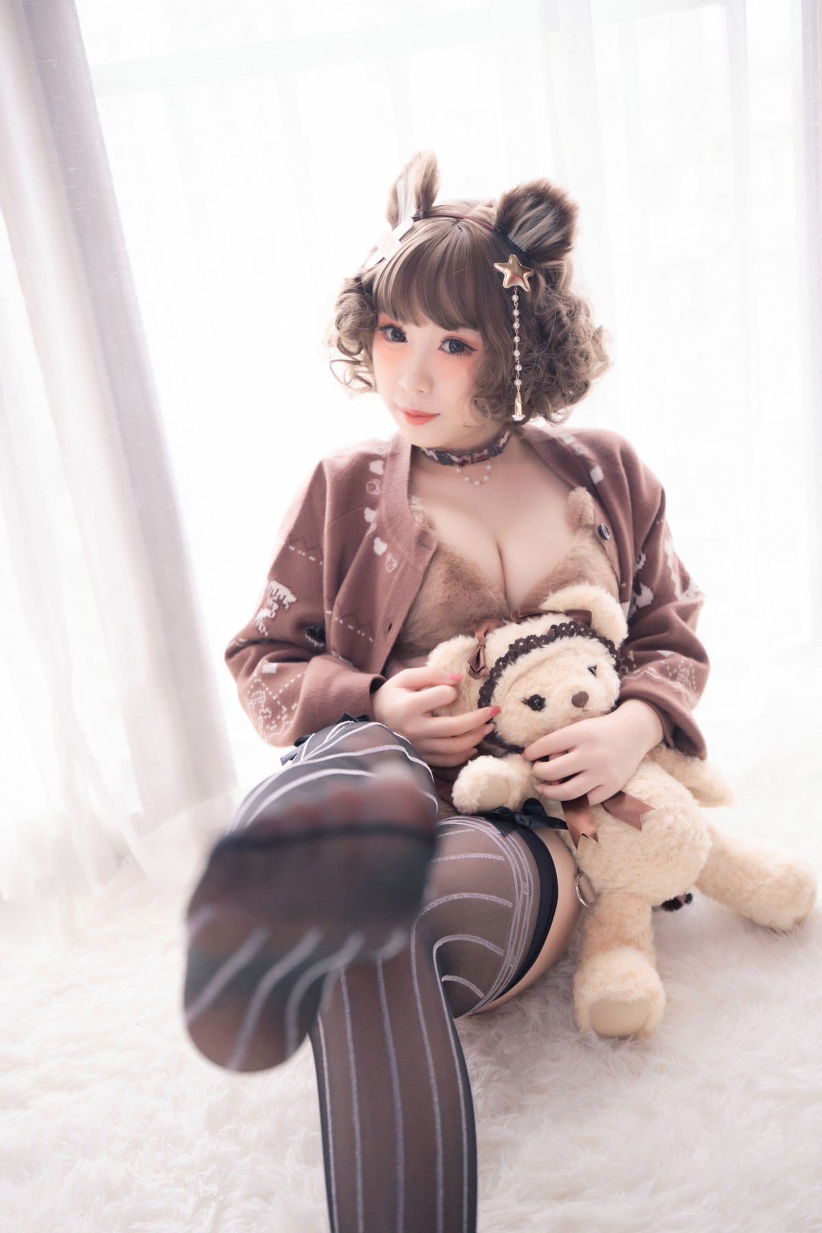 xgyw.top_网络美女胡桃猫Kurumineko熊熊主题私房半脱露傲人豪乳遮点惹火诱惑写真221P