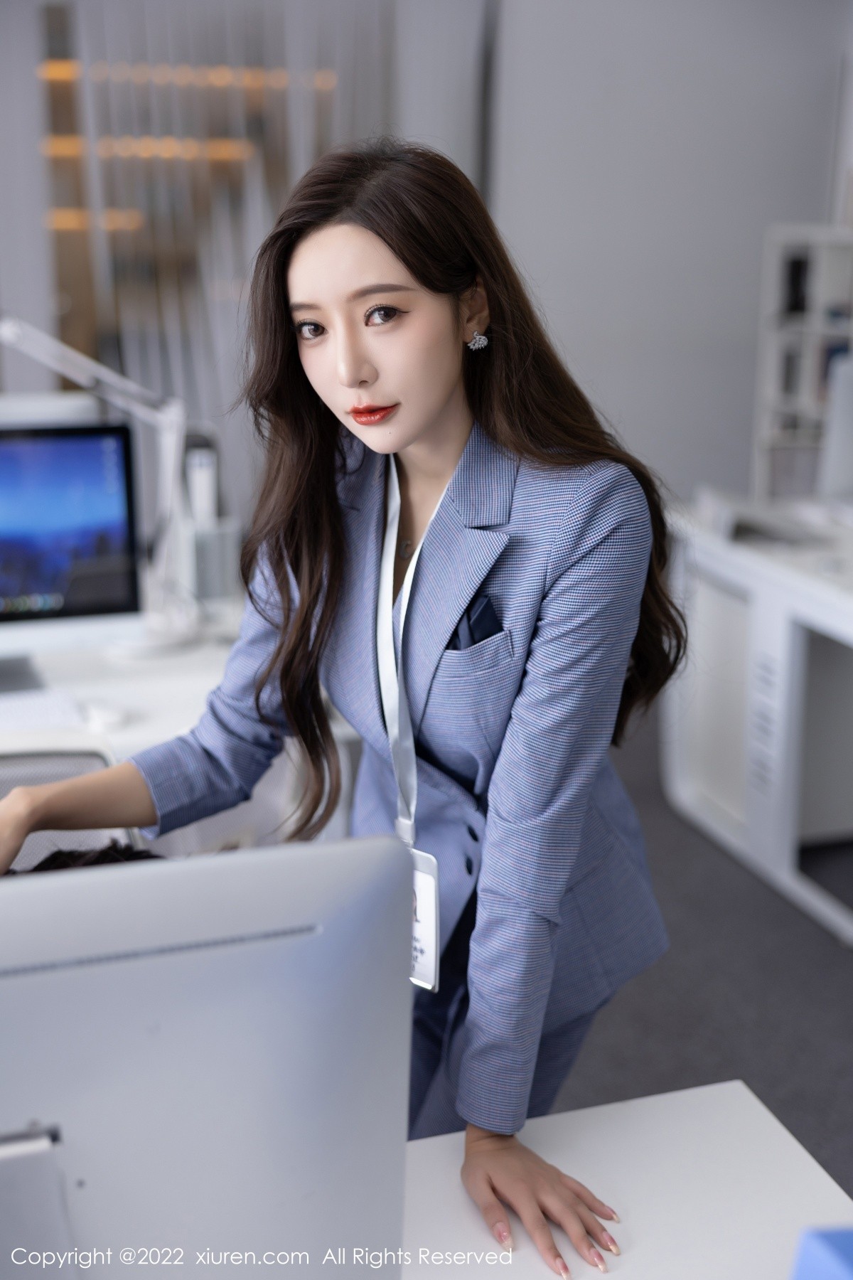 xgyw.top_XiuRen第5629期_女神王馨瑶yanni私房脱蓝灰职业装露性感黑色内衣丰满诱惑写真82P
