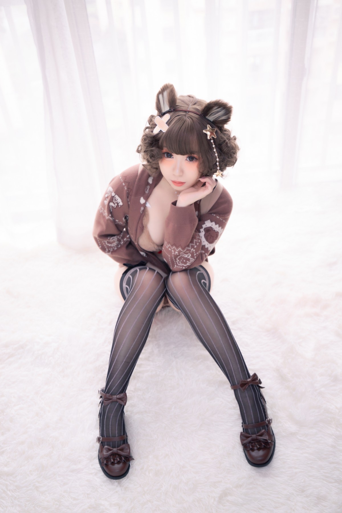 xgyw.top_网络美女胡桃猫Kurumineko熊熊主题私房半脱露傲人豪乳遮点惹火诱惑写真221P