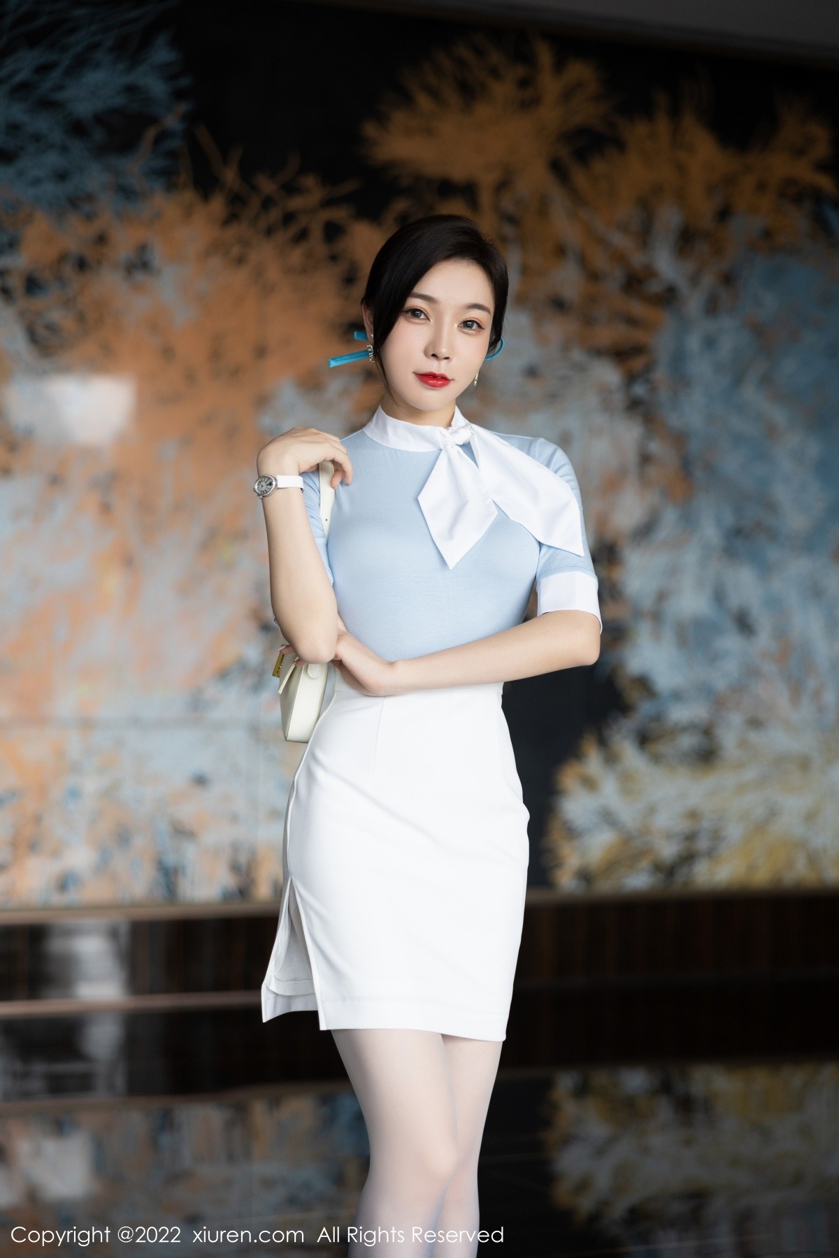 xgyw.top_XiuRen第5643期_女神徐莉芝Booty淡蓝上衣配白短裙露诱人变色丝袜迷人诱惑写真85P