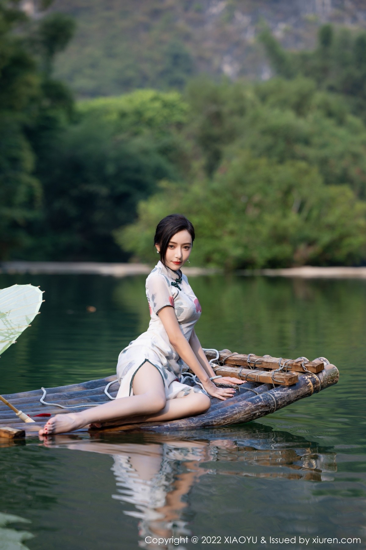 xgyw.top_[XiaoYu画语界]Vol.872_女神王馨瑶杭州旅拍脱旗袍露蓝灰色蕾丝内衣超薄肉丝诱惑写真83P