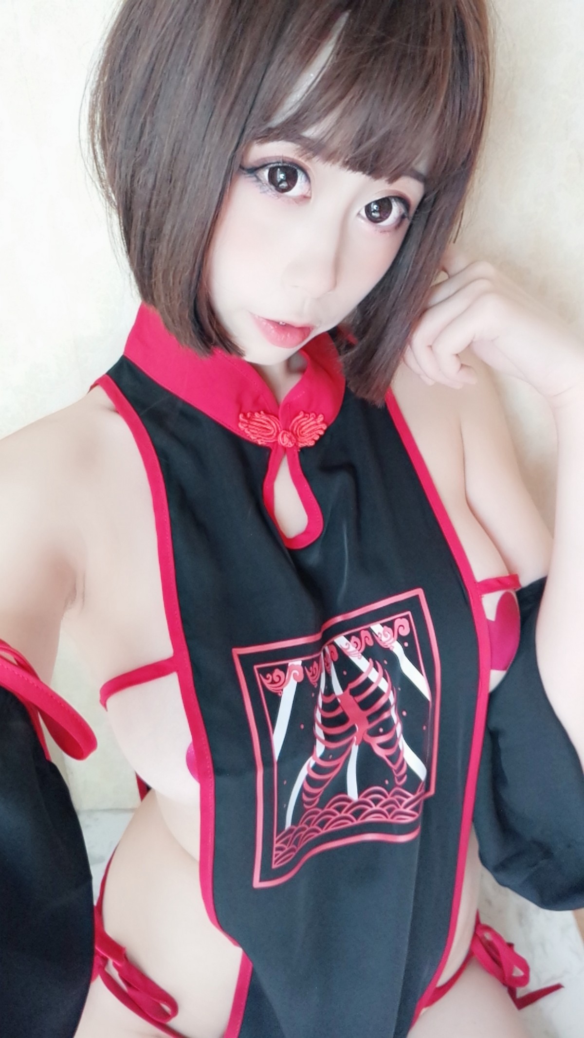 xgyw.top_萌妹奈汐酱nice巫女主题私房性感真空黑红服饰露豪乳红桃遮点极致诱惑写真45P