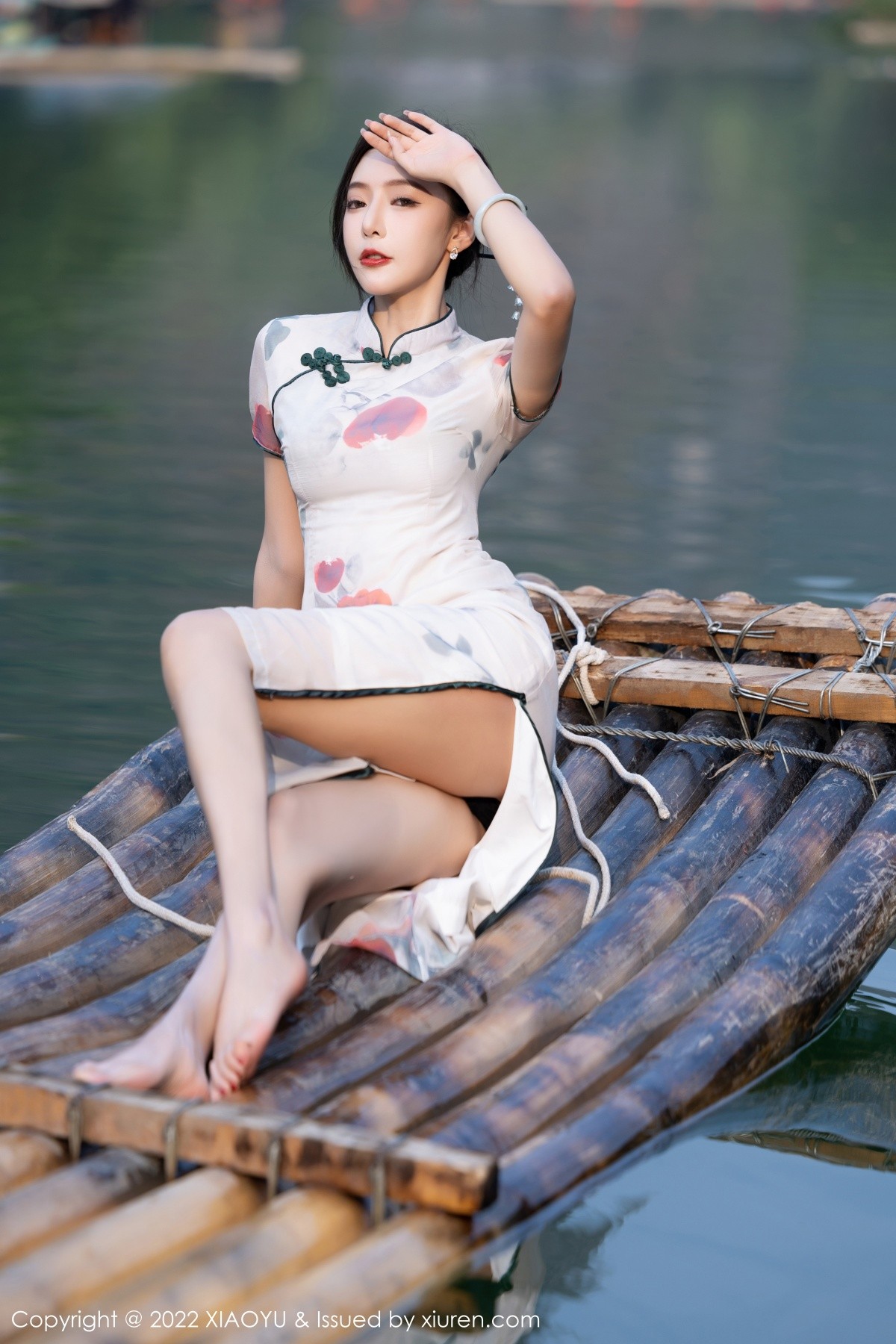 xgyw.top_[XiaoYu画语界]Vol.872_女神王馨瑶杭州旅拍脱旗袍露蓝灰色蕾丝内衣超薄肉丝诱惑写真83P