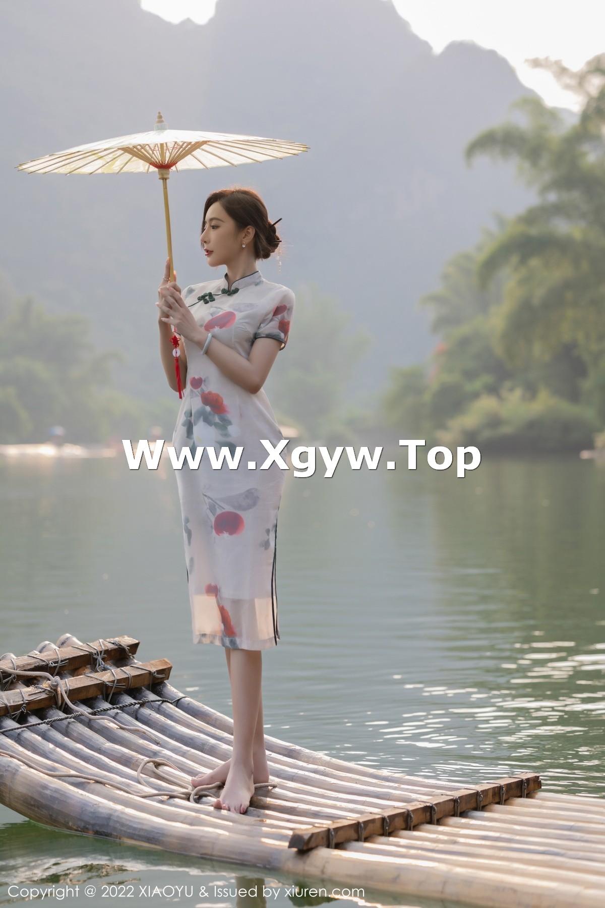 xgyw.top_[XiaoYu画语界]Vol.872_女神王馨瑶杭州旅拍脱旗袍露蓝灰色蕾丝内衣超薄肉丝诱惑写真83P
